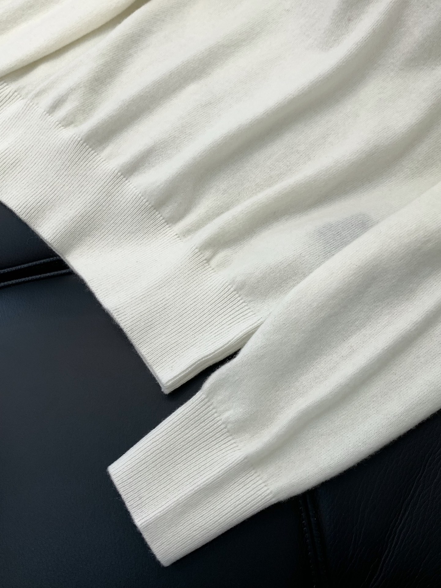 ，杰尼亚 Zegna，2025春季最新品，专柜同步有售，原单狠货，时尚休闲圆领长袖针织毛衣，采用进口原版