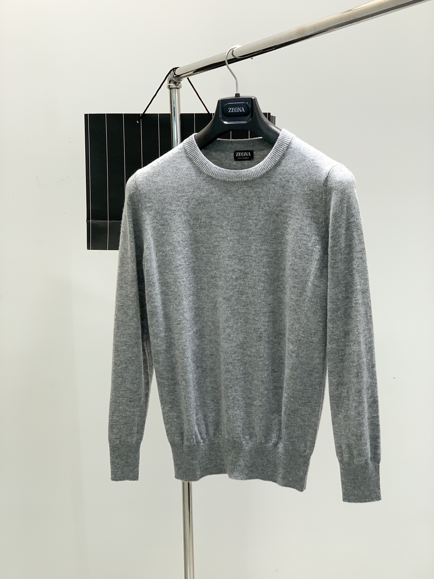 ，杰尼亚 Zegna，2025春季最新品，专柜同步有售，原单狠货，时尚休闲圆领长袖针织毛衣，采用进口原版