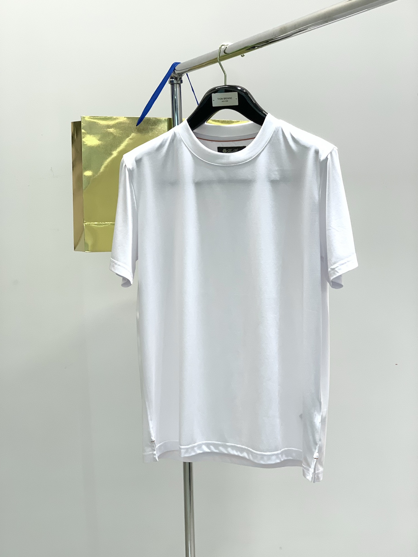 ，LP(Loro Piana )，2025夏季最新品，专柜同步有售，原单狠货，时尚休闲圆领短袖T恤，采用