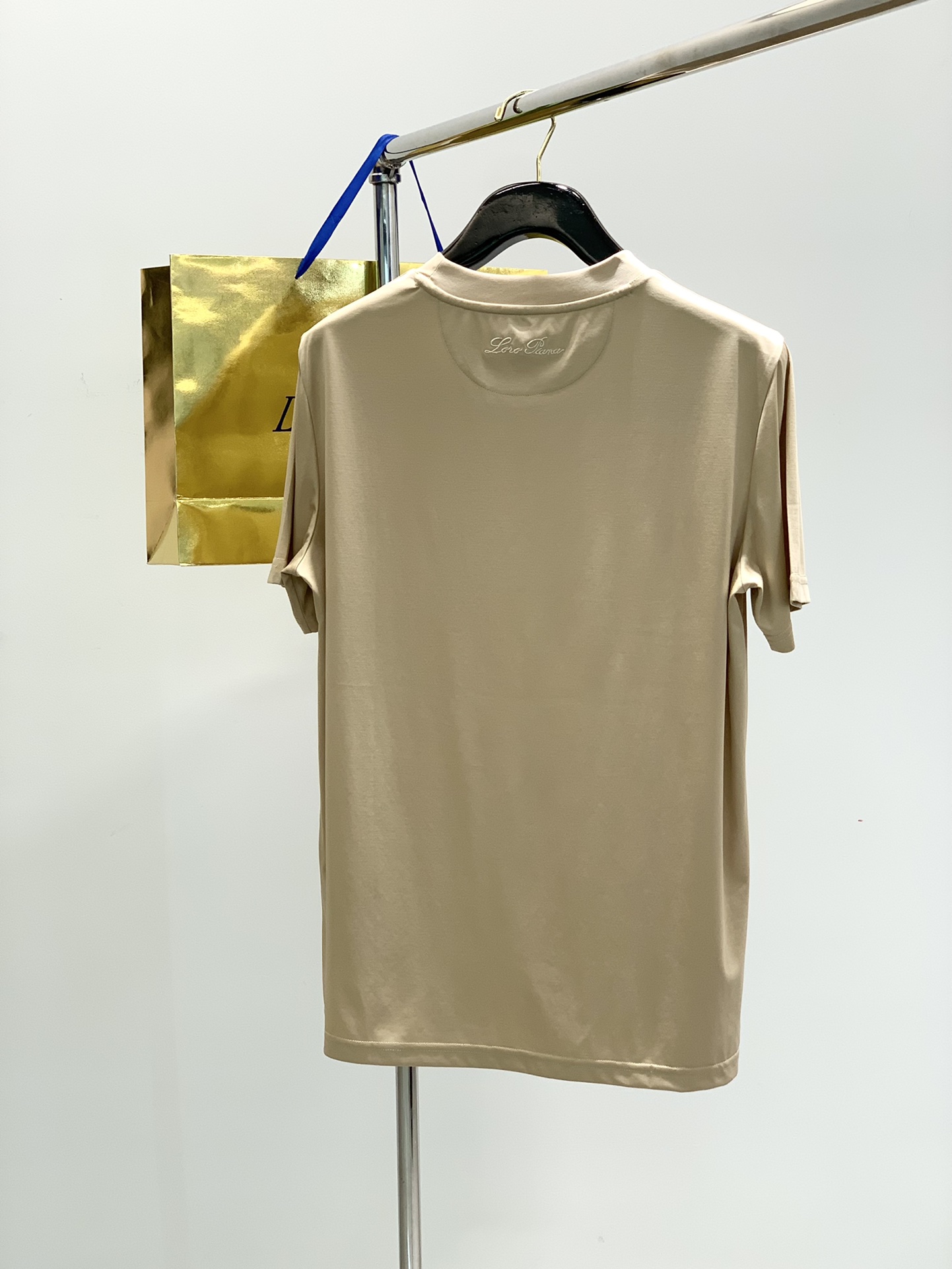 ，LP(Loro Piana )，2025夏季最新品，专柜同步有售，原单狠货，时尚休闲圆领短袖T恤，采用