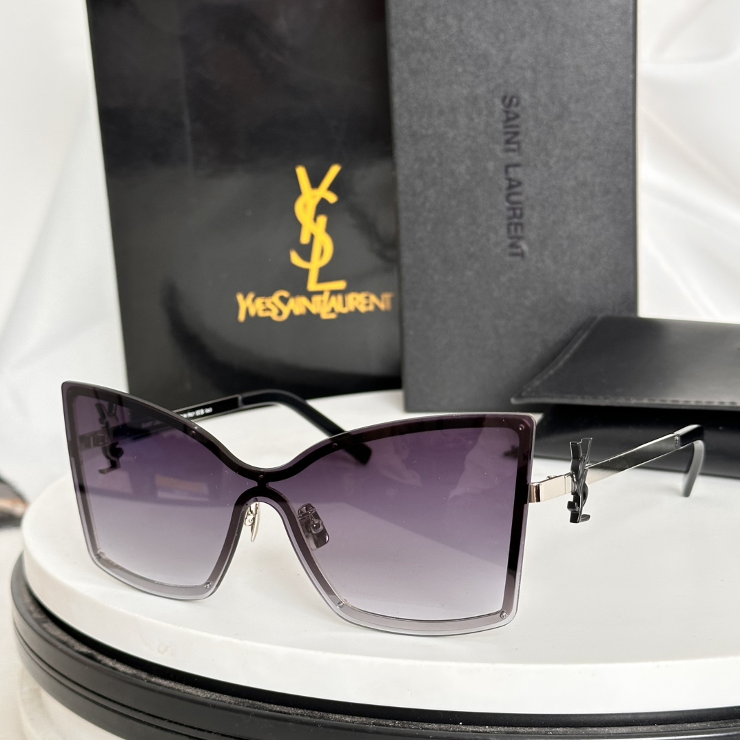  ‼️☀️Ysl潮人排队〰️  🕶️SL M121F 2025上新咯
凹造型绝了 炫酷大猫眼🐱
Size