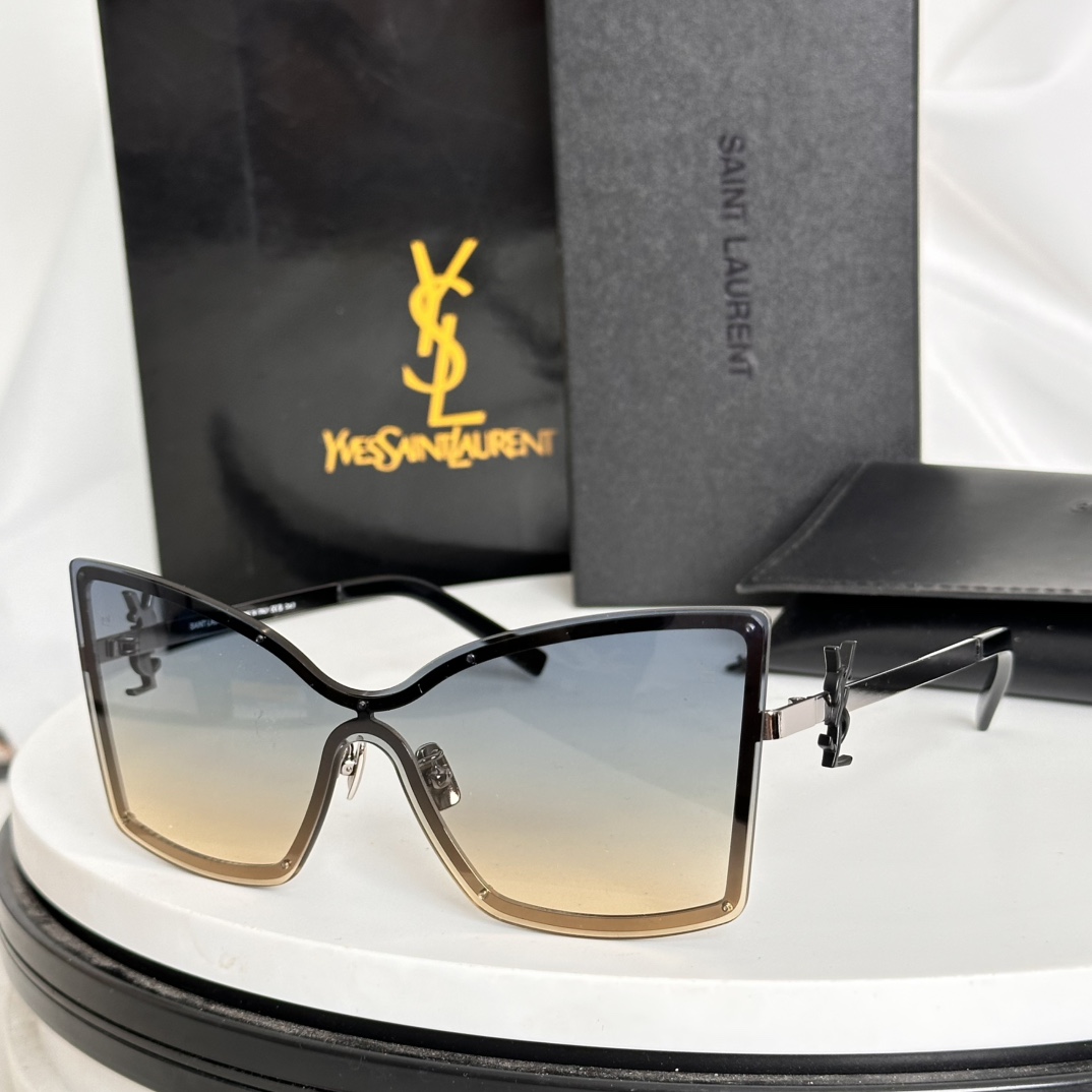  ‼️☀️Ysl潮人排队〰️  🕶️SL M121F 2025上新咯
凹造型绝了 炫酷大猫眼🐱
Size