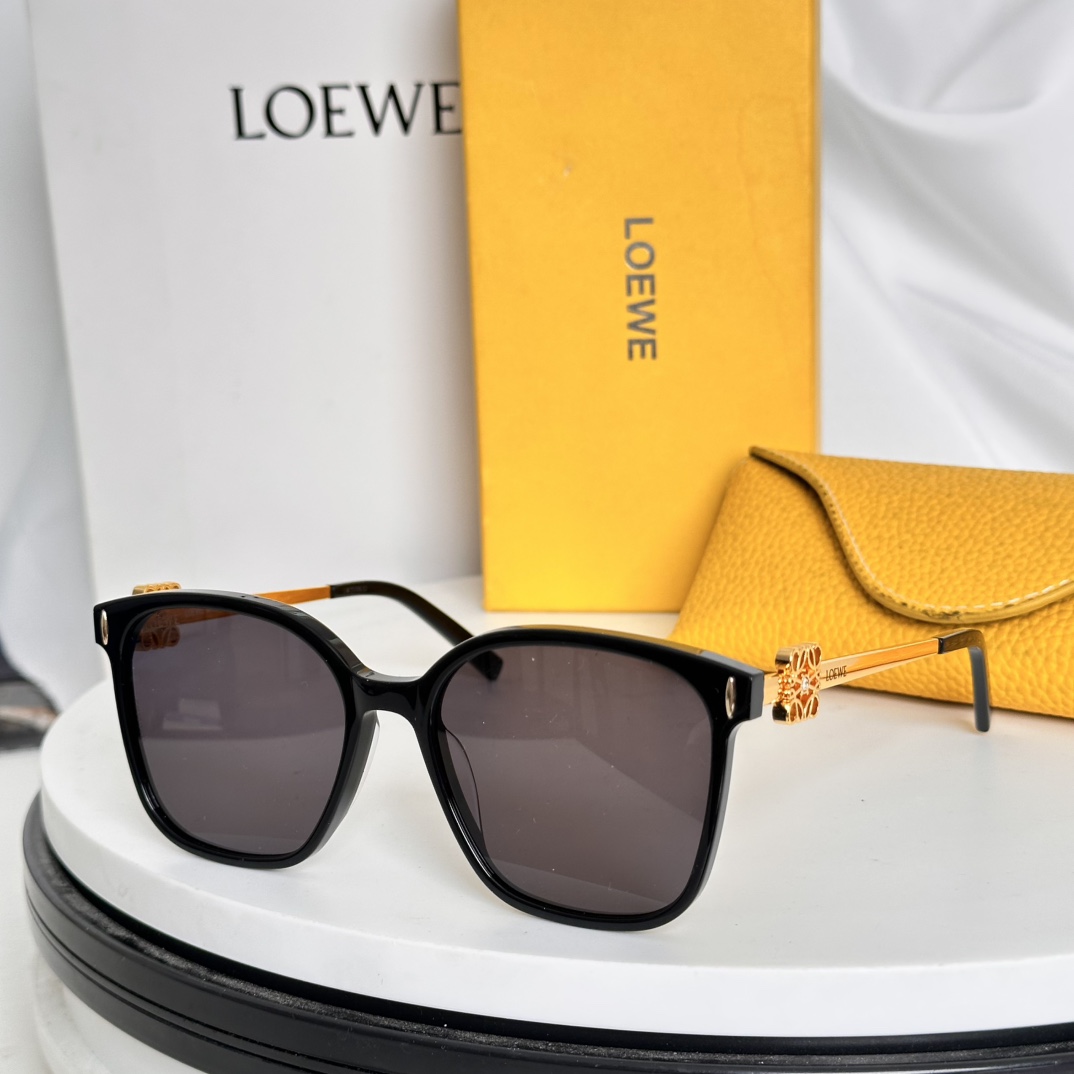 ‼️LOEWE罗意威新款眼镜  
MODEL：LW50402
SIZE：55口18-145