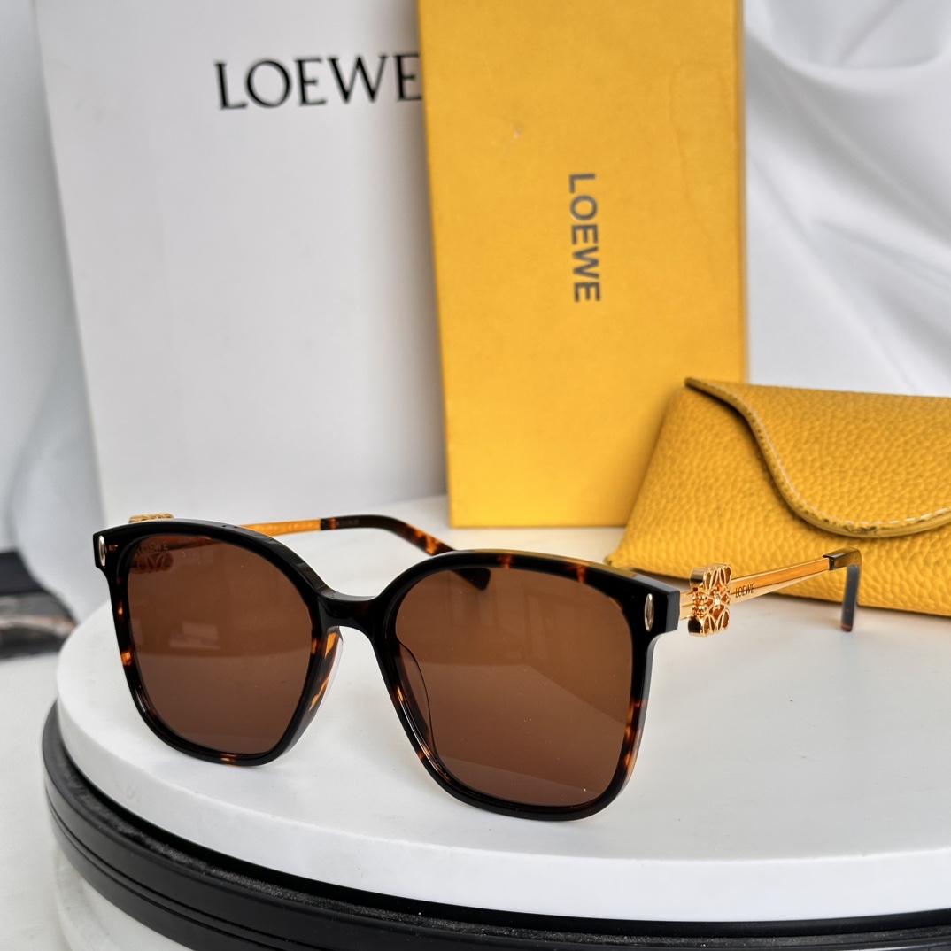 ‼️LOEWE罗意威新款眼镜  
MODEL：LW50402
SIZE：55口18-145