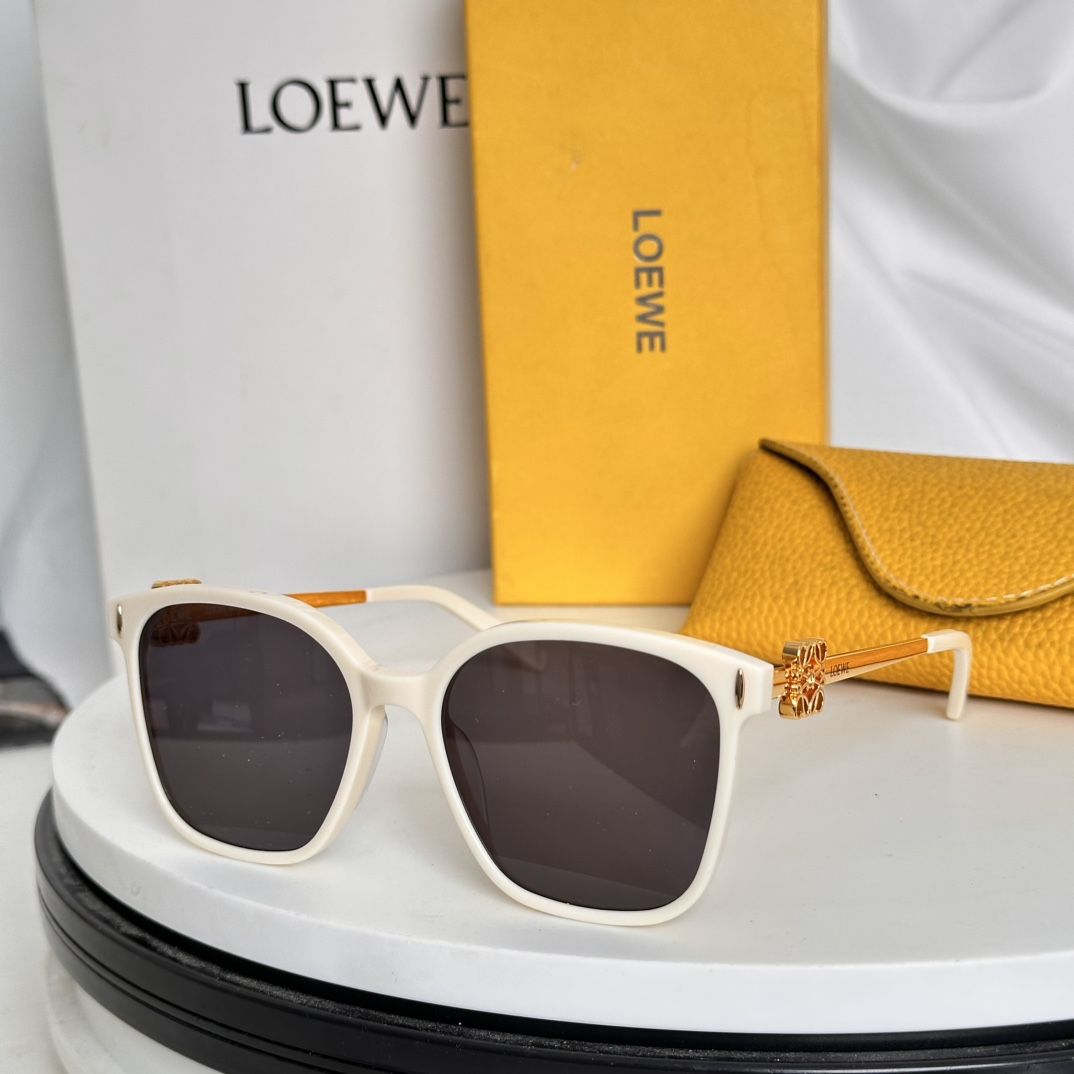 ‼️LOEWE罗意威新款眼镜  
MODEL：LW50402
SIZE：55口18-145