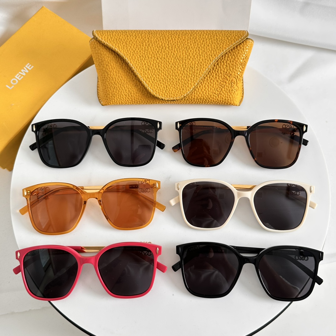 ‼️LOEWE罗意威新款眼镜  
MODEL：LW50402
SIZE：55口18-145