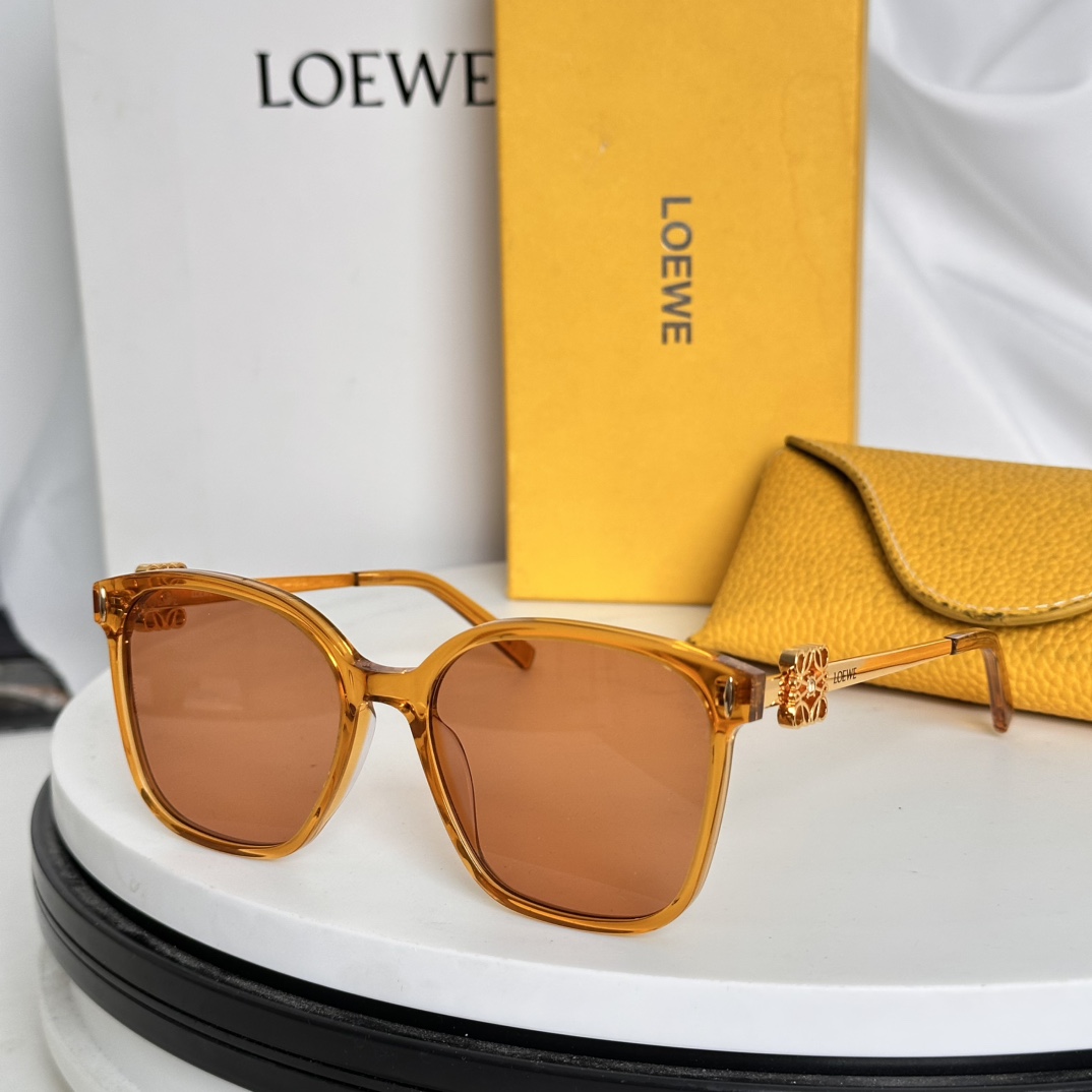 ‼️LOEWE罗意威新款眼镜  
MODEL：LW50402
SIZE：55口18-145