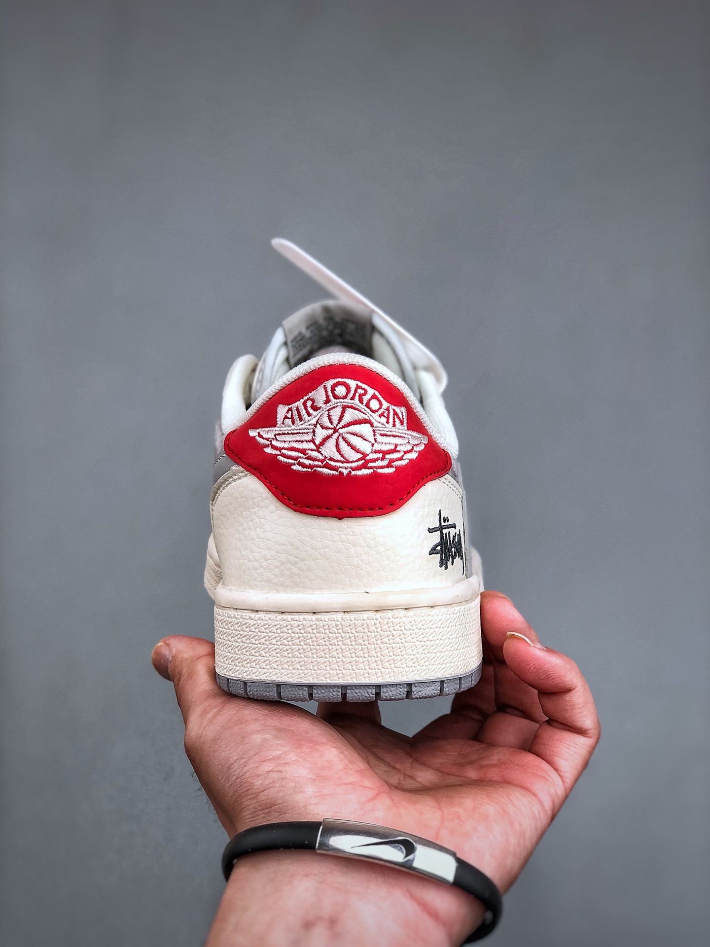 Travis Scott Fragment AJ1 Low OG SP ダブルレッドテール レザー ローカット スニーカー