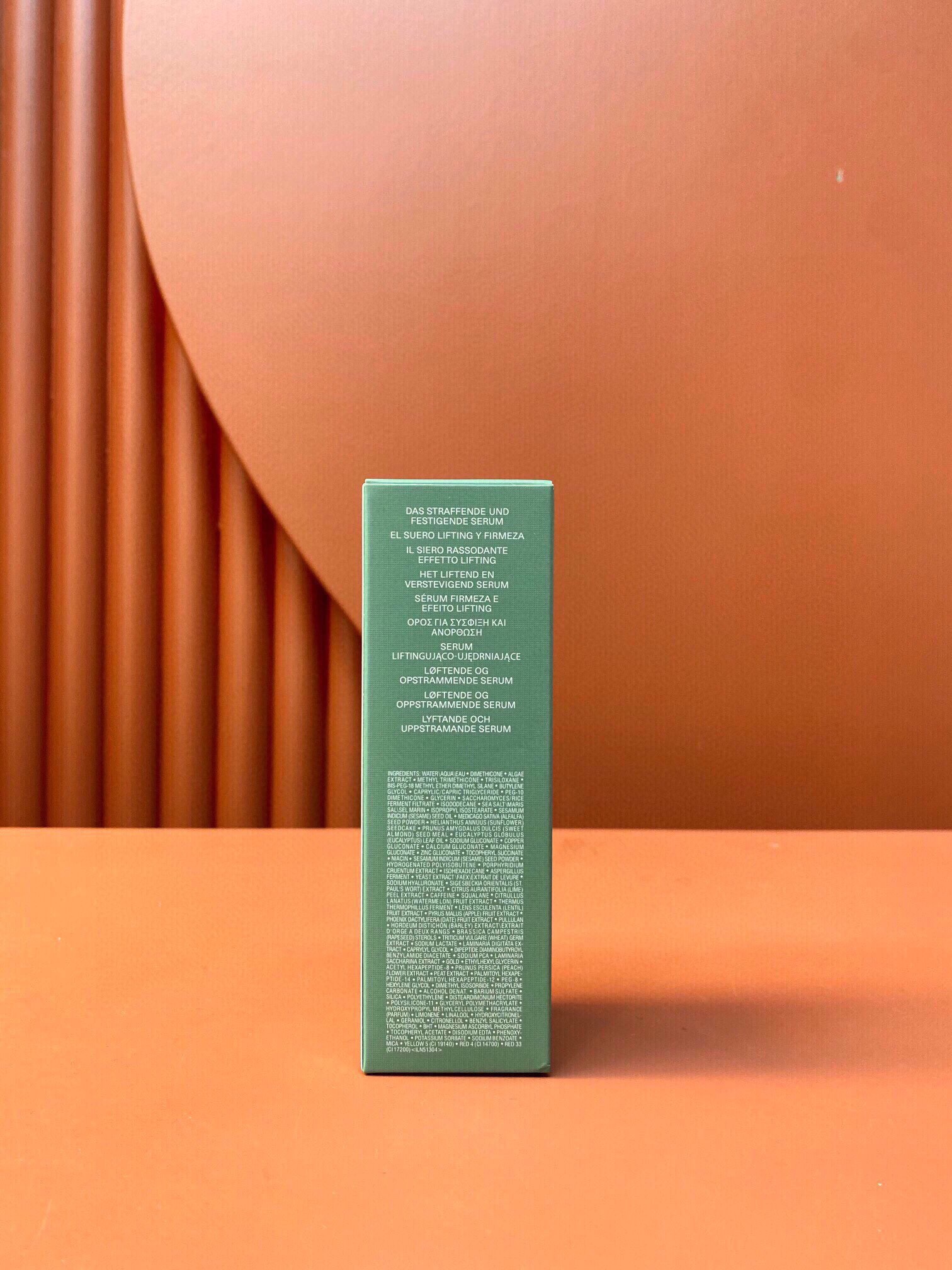 ✨50包
新版海蓝之谜紧塑刀精华30ml❗️❗️❗️lamer海蓝之谜新品新提升塑颜紧塑刀精华~
有效提升皮肤紧致度、缩小毛孔，用完会变小脸。密集修护能量，显著提拉紧致轮廓，让松弛的肌肤塑造年轻弹润的立体脸庞