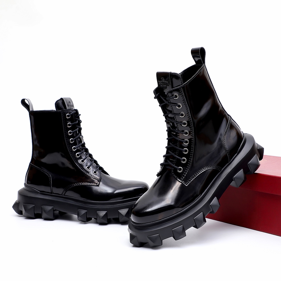 NO:271127,[Valentino] Original list The latest model on the official website, the latest fashionable and casual high-top upper uses imported high-quality original top layer beads, cowhide inner lining, very stylish on the feet, unique and fashionable rubber wear-resistant sole, the real thing is better shot, the number of 39-44 (customized by 38.45), valentino19860909【华伦天奴】原单 官网最新款 ,最新時尚休闲高帮鞋面選用进口上等原版头层开边珠,牛皮内里,上脚非常有型,个性时尚橡膠耐磨大底,实物拍摄實物更好看,码数39-44（38.45定做）,,valentino,Men's shoes