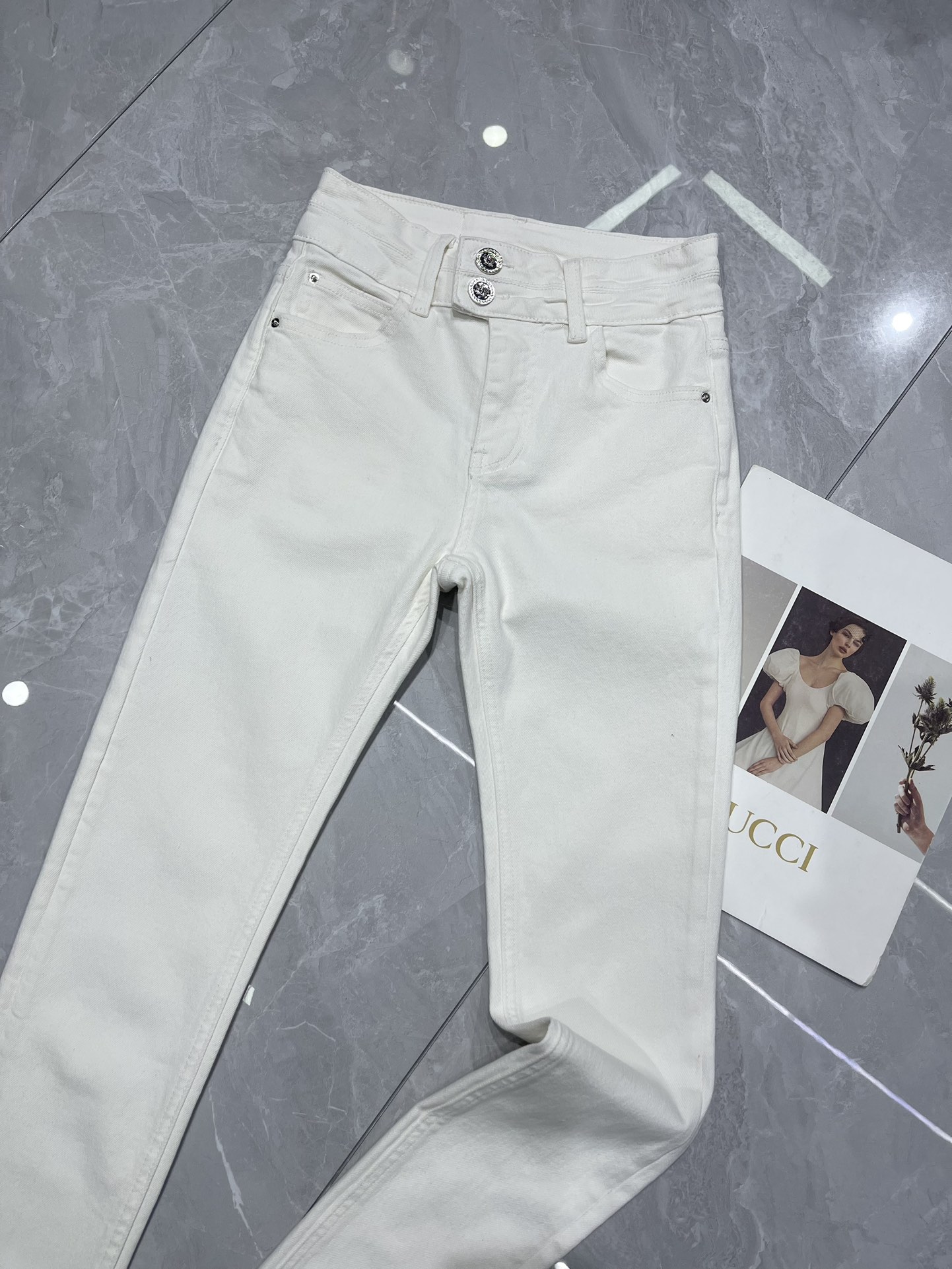 High-End Women’s Outfits: Versac* Four-Sided Pants with Custom Details - 图片 7