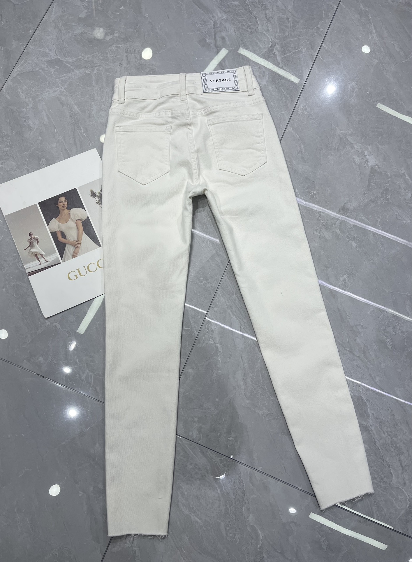High-End Women’s Outfits: Versac* Four-Sided Pants with Custom Details - 图片 6