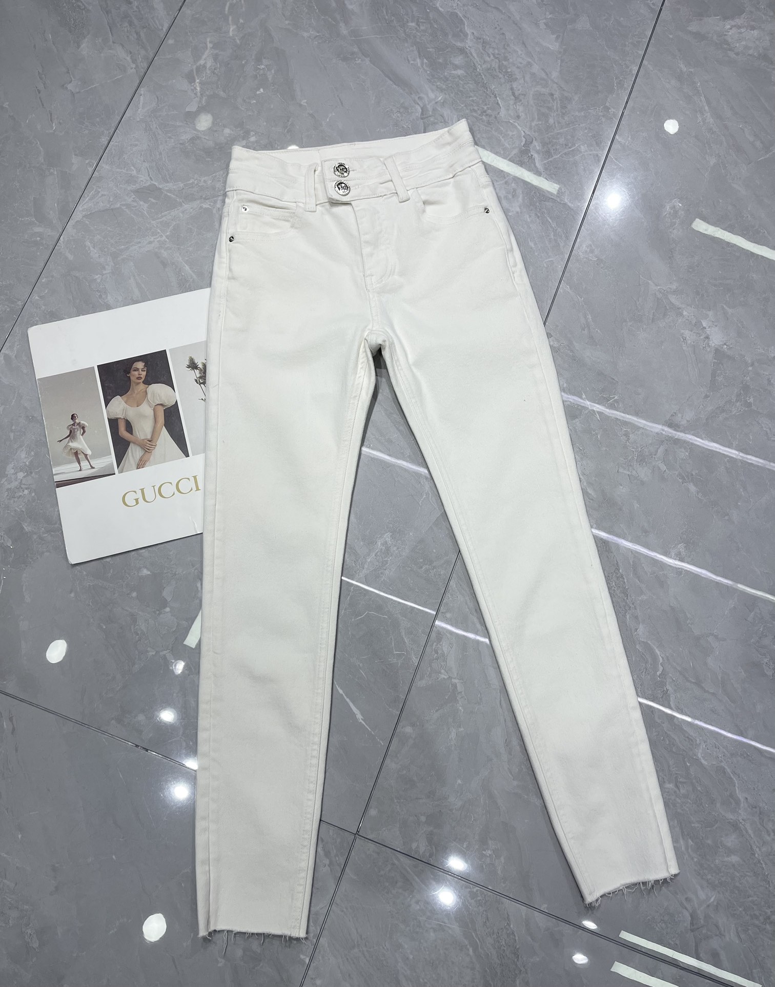 High-End Women’s Outfits: Versac* Four-Sided Pants with Custom Details - 图片 5