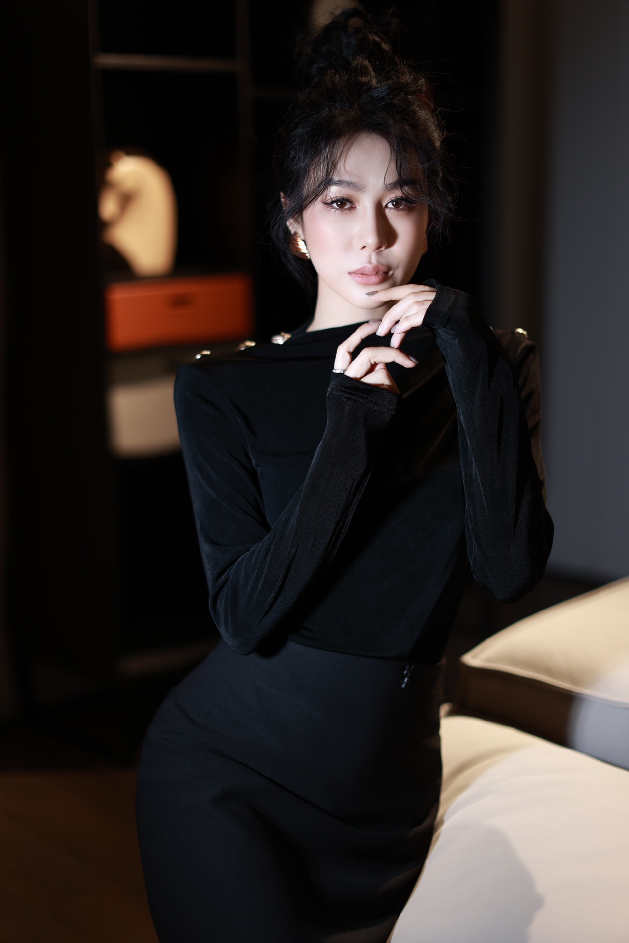 “High-End Quality Women’s Clothes: YSL Packed Semi-Casual Collection in Black, Red, Tan, and Purple” - 图片 7