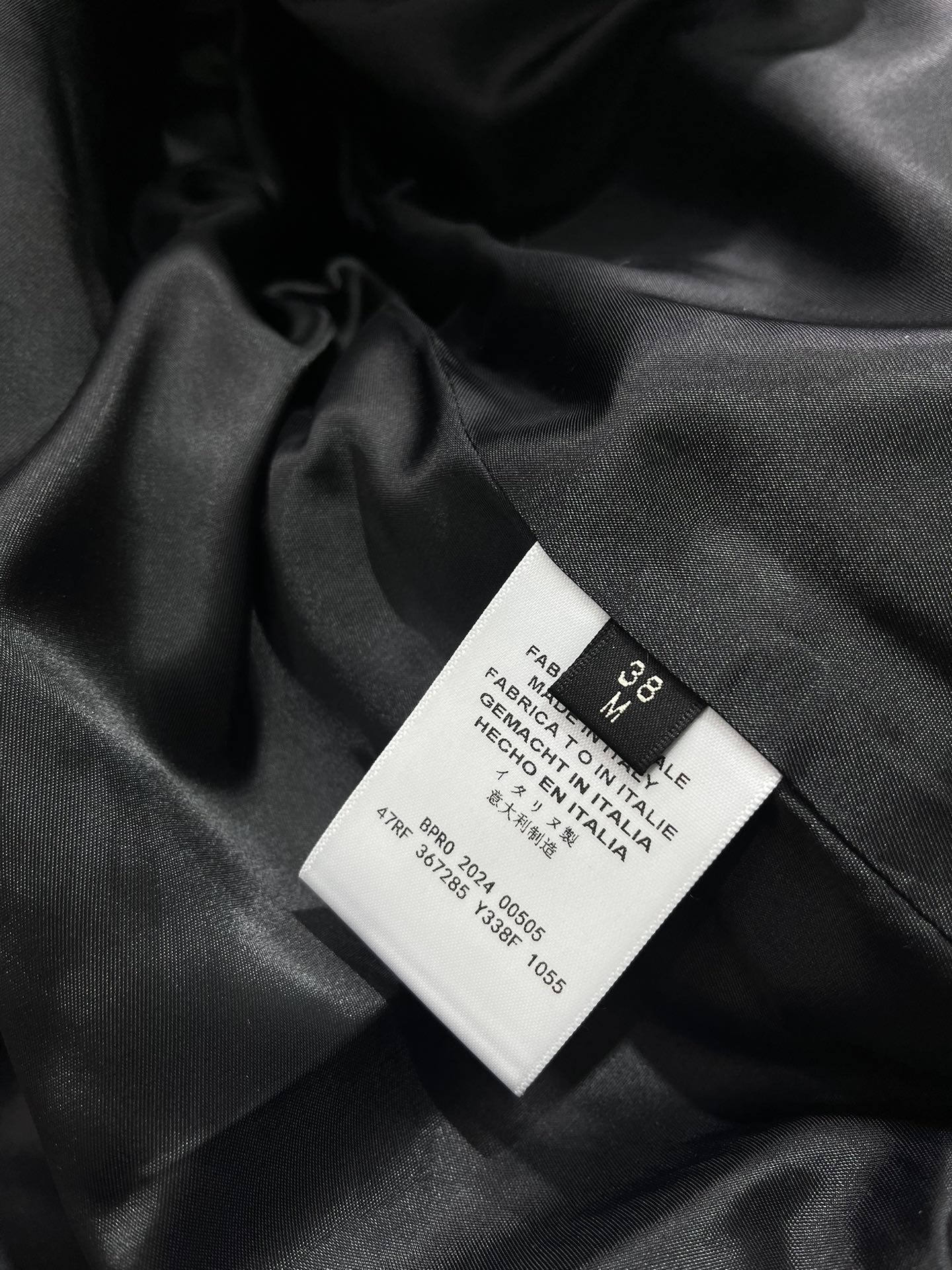 𝗚𝗨𝗖𝗖* 古驰进口小羊皮编织工艺复古宽松摩登皮衣

💖 进口小羊皮材质，手感超级柔软细腻，而且超级有光
