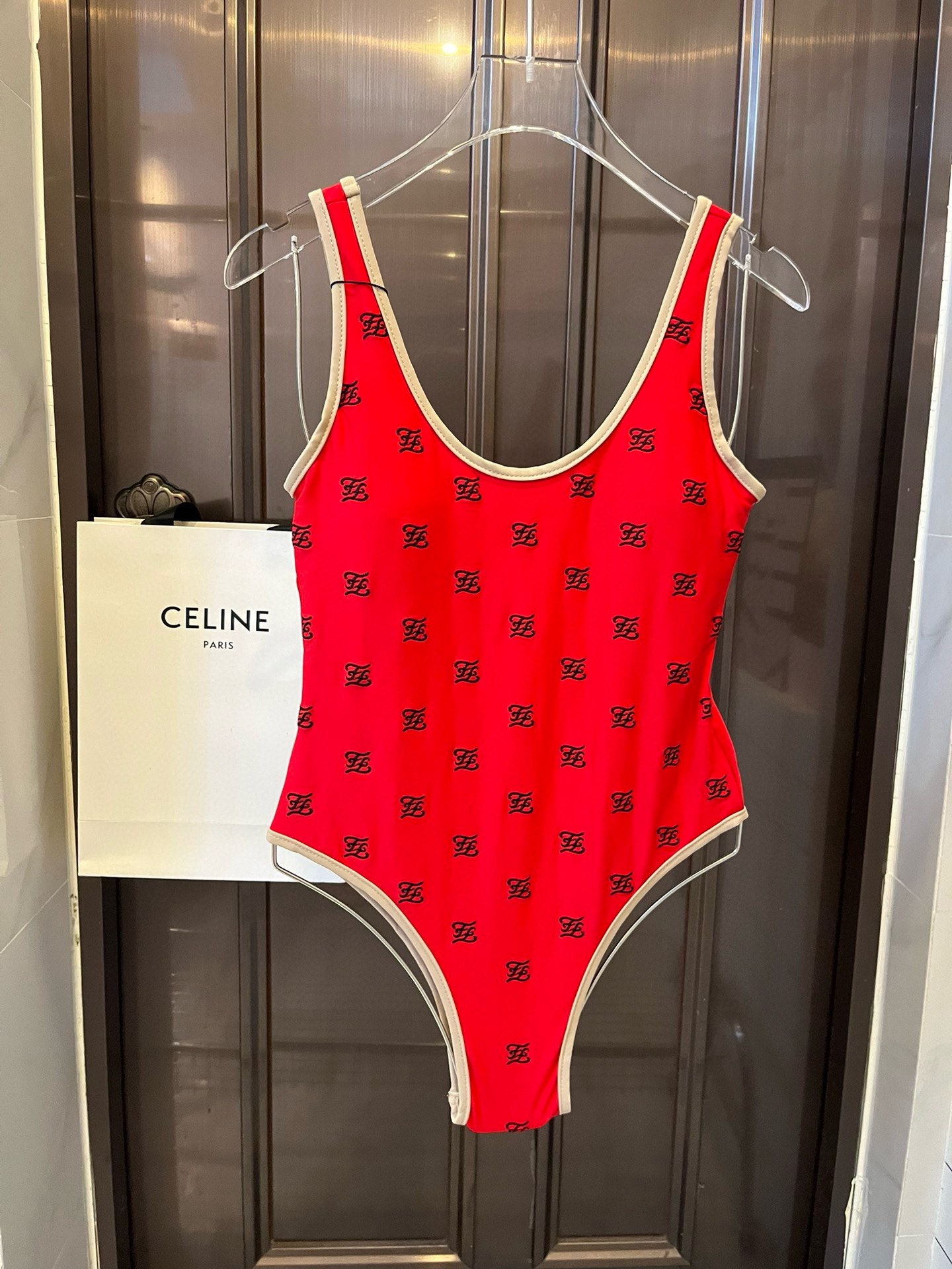 NO:302671,ＬOewe Loewe's latest beach series one-piece swimsuit, a princess style one-piece swimsuit highly recommends!  The real thing is very high-end, the swimsuit is too worn outside, how to wear it, how to look good at the beach vacation, super film, swimsuits suitable for a variety of scenes♀Seaside Swimming Pool, Hot Spring, Water Park, Rafting can be worn inside and outside. SML XL swimsuits, swimsuits, bikinis, loewe, swimsuits, bikinis19860909Ｌｏｅｗｅ罗意威最新款沙滩系列连体式泳衣 ,公主风连体泳衣强烈推荐！ 实物非常高级,泳衣外穿太了,怎么穿怎么好看海边度假,超级出片,适合多种场景的游泳衣♀海边 游泳池 温泉 水上乐园 漂流都可以内搭外穿也完全可以.SML XL泳衣泳裤比基尼,泳衣，泳裤，比基尼,loewe,swimsuits,bikinis,accessory