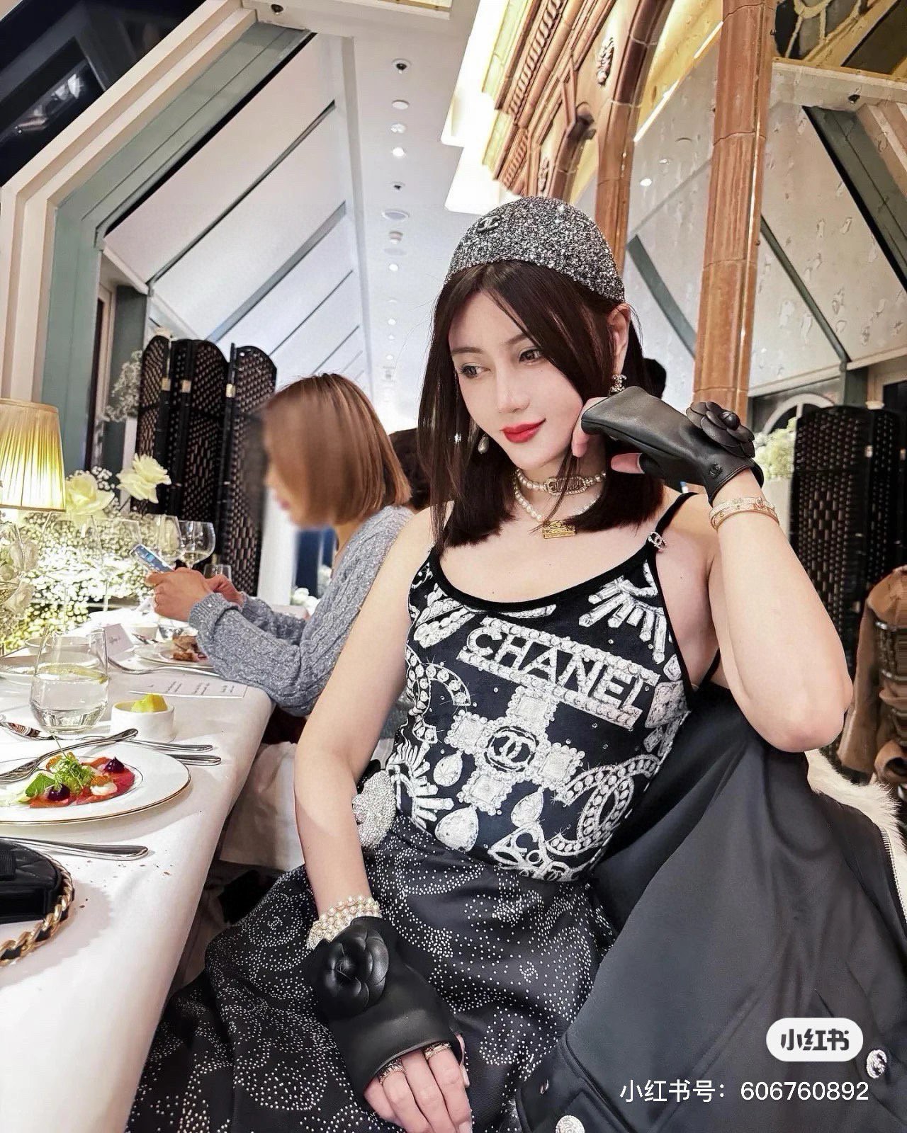 NO:302683,Chanel Chanel new one-piece swimsuit bikini, official model, S M L XL swimsuit swimsuit bikini, swimsuit, swimming trunks, bikini, chanel, chanel, swimsuits, bikinis19860909Chanel香奈儿新款连体泳衣比基尼,官方款,S M L XL泳衣泳裤比基尼,泳衣，泳裤，比基尼,chanel,chanel,swimsuits,bikinis,accessory