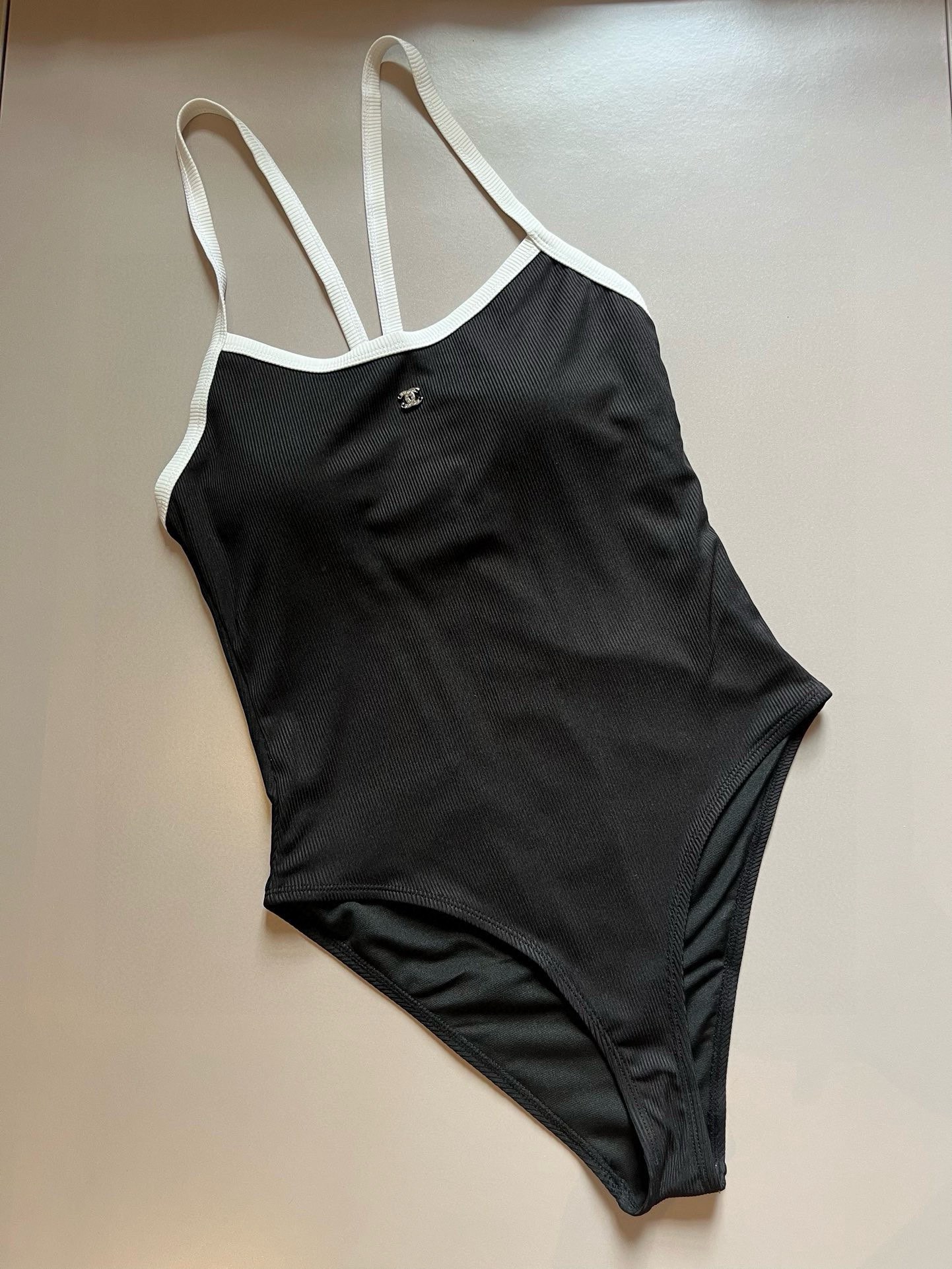 NO:302699,Chanel Chanel high-end custom one-piece swimsuit, goddess essential artifact, unique style design, high-end milky white, smL swimsuit swimsuit bikini, swimsuit, swimming trunks, bikinis, chanel, chanel, swimsuits, swimsuits, bikinis19860909Chanel香奈儿高级定制连体泳衣,女神必备神器,独特风格设计,高级奶白色,smL泳衣泳裤比基尼,泳衣，泳裤，比基尼,chanel,chanel,swimsuits,bikinis,accessory