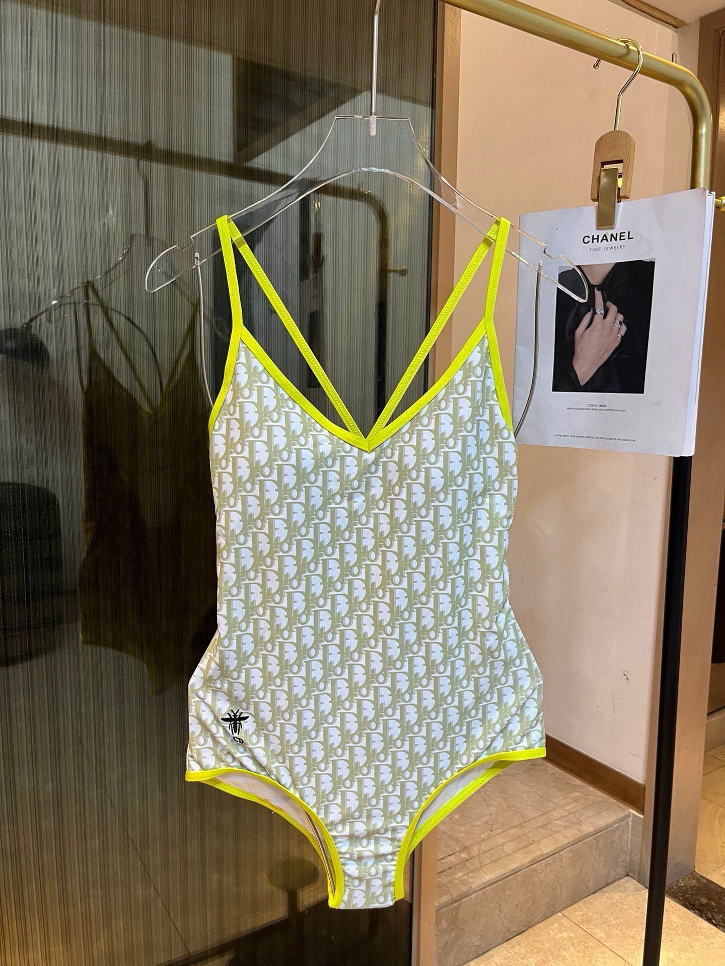 NO:302711,Dior swimsuit, waist slimming and legs longer!  Very nice You can usually wear jeans and shorts as a onesie!  S M L XL. Swimsuits, Swimsuits, Bikinis, Dior, Dior, Shorts, Jeans, Swimsuits, Bikinis19860909Dior 迪奥泳衣,收腰显瘦显腿长！超nice 平时可以配牛仔裤、短裤当连体衣穿！ S M L XL.泳衣泳裤比基尼,泳衣，泳裤，比基尼,dior,dior,shorts,jeans,swimsuits,bikinis,accessory