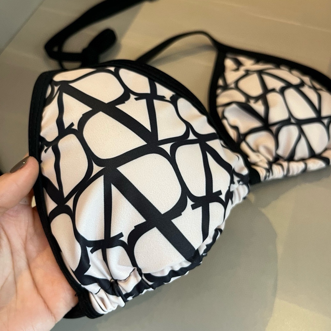 Stylish Valentino Bikini: Special 137 Collection, Hot and Good to Wear - 图片 4