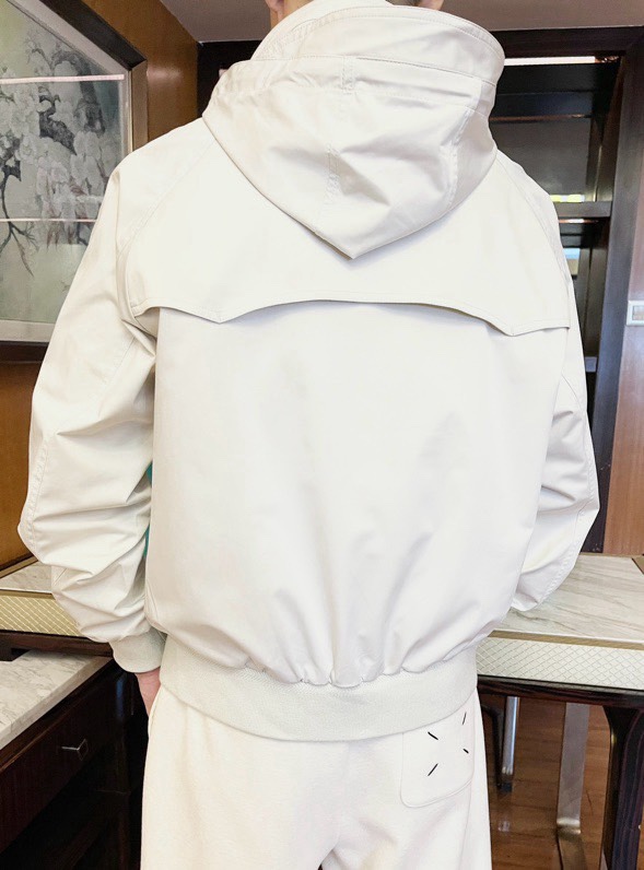 汤姆·福特--2025专柜最新爆款连帽夹克出货 欧美专柜热销单品！精选意大利🇮🇹进口再生纤维面料搭配最新