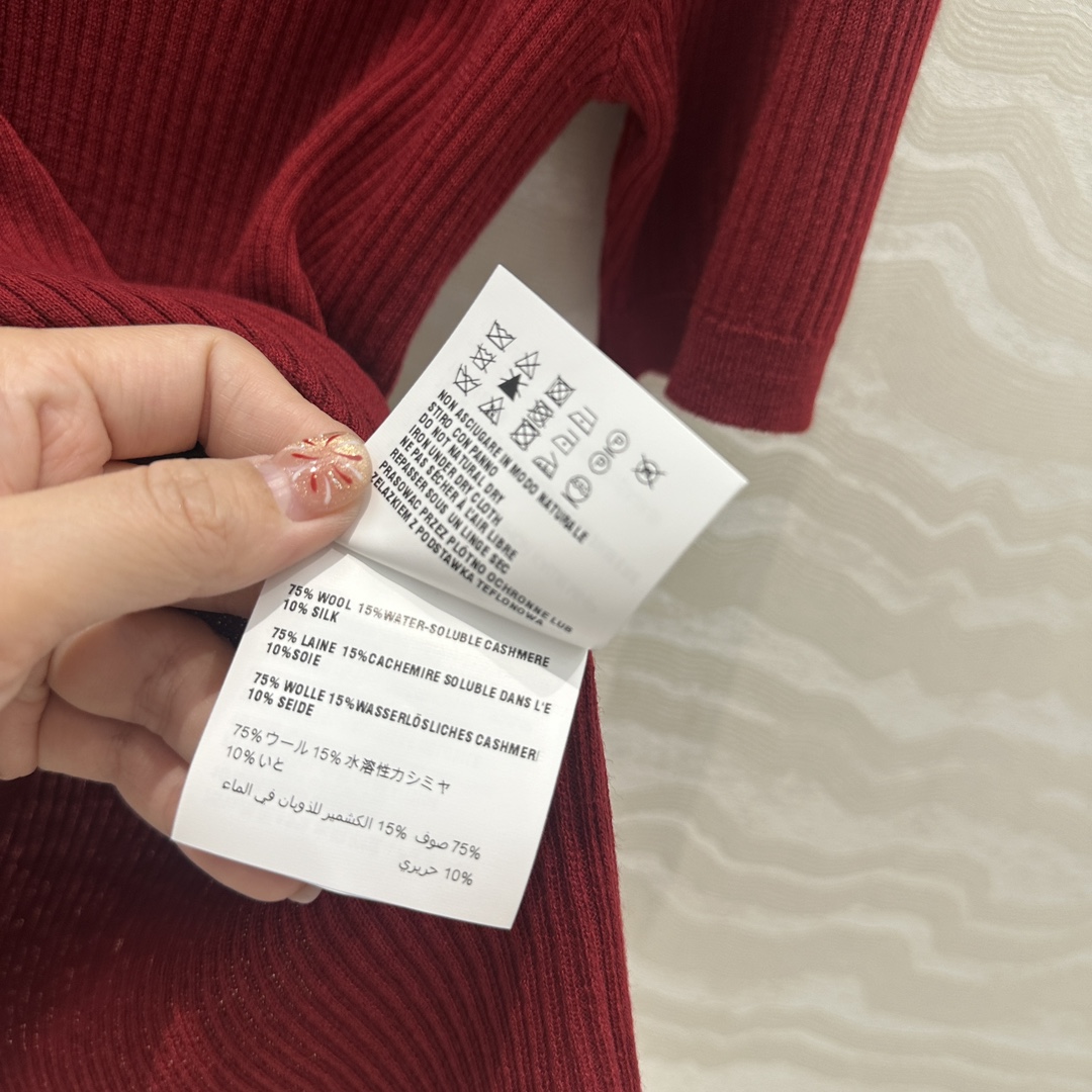 爆单推荐❤️原单品质miu系少女穿搭，时髦尖子生减龄polo领针织短袖毛衣！10针进口75羊毛桑丝羊绒纱