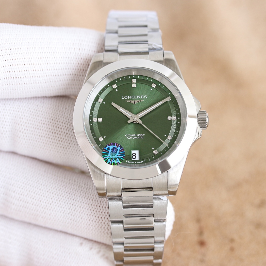 NO:147768,Unified [New Product] Longines, the first of the women's out-of-stock kings, Longines Concas Yuedong has become a highly respected boutique with its unique design, practical functions and comfortable wearing experience. 1. Various dials have classic white, green, blue and mint green, vital powder, clear sky blue, and many literals. Fresh and sweet, you can go out with lightly~ 2. Paired with ETA2824 movement with high frequency amplitude 28800, accurate and stable quality 3. The dial diameter is 34mm, waterproof depth m, and daily water use is easy to solve. Whether it is matched with casual wear or formal wear, it can show the wearer's unique taste and personality charm, and the overall high-end feeling is full of high-end experience. 4. Longines elegant image ambassador Zhao Liying, the same style, longines19860909统一【新品】女款断货王之首位浪琴 LONGINES-浪琴 康卡斯 悦动凭借其独特的设计,实用的功能和舒适的佩戴体验,成为了一款备受推崇的精品. 1多种表盘经典白 绿 蓝和 薄荷绿、元气粉、晴空蓝多种字面 清新甜美,戴上即可轻盈出街～ 2 搭配高频率振幅28800的ETA2824机芯 走时精准 质量稳定 3 表盘直径34mm,防水深度m日常用水轻松解决,无论是搭配休闲装还是正装,都能展现出佩戴者独特的品味和个性魅力,整体上手高级感满满. 4浪琴表优雅形象大使赵丽颖同款,,longines,Watch