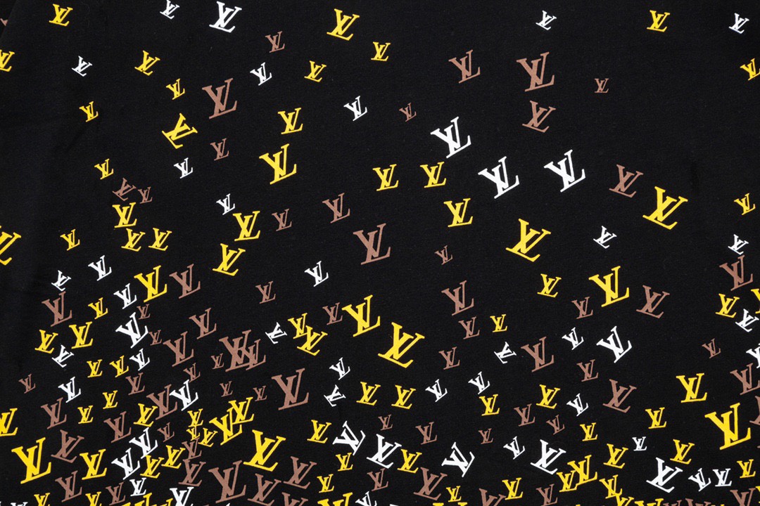 路易威登/Louis Vuitton 夏季新品满幅小字母英文印花圆领短袖T恤