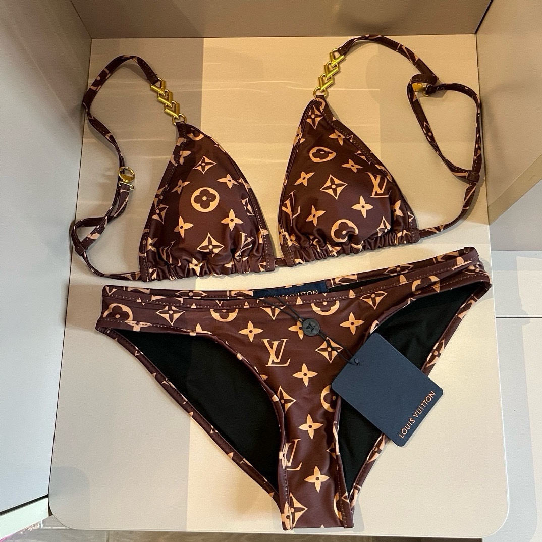 NO:302545,LV Louis Vuitton Bikini is super good!  It is released simultaneously in major counters, and it naturally presents a sense of fashion!  Very age-reducing and youthful. S M L XL swimsuits, swimming trunks, bikinis, louis vuitton, louis vuitton, swimsuits, bikinis19860909LV路易威登比基尼 上身超级棒！同步各大专柜发售,自然而然呈现时尚感！十分减龄,具有年轻活力. 码数S M L XL泳衣泳裤比基尼,泳衣，泳裤，比基尼,louis vuitton,louis vuitton,swimsuits,bikinis,accessory