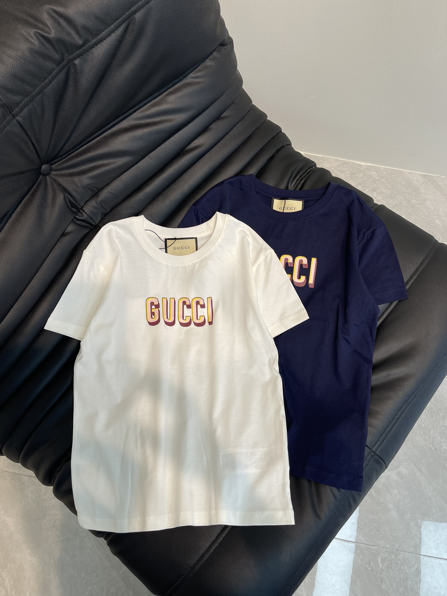 NO:307483,Gucc*25 spring and summer new contrast letter printed short-sleeved T-shirt, high-end imported mercerated cotton fabric, the classic style is versatile and not picky, and the upper body is very beautiful!  SML A, gucci, T-shirt,tees, t-shirt,alexander wang19860909Gucc*25春夏新款撞色字母印花短袖T恤,高级进口丝光棉面料,经典版型百搭不挑人,上身非常漂亮！SML A,,gucci,T-shirt,tees，t-shirt,alexander wang,Women's clothing
