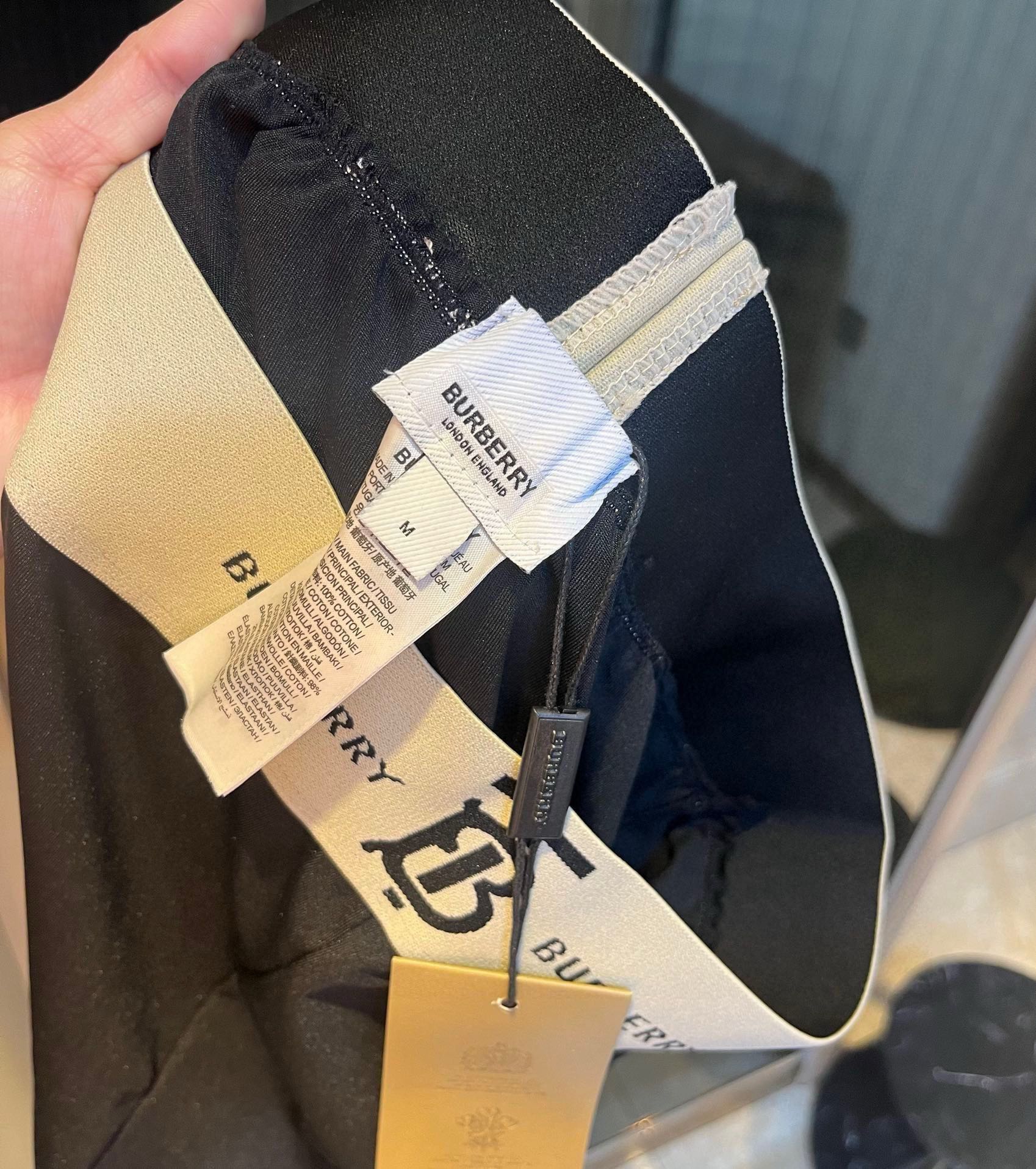 Burberry’s High-Strength Gym Sports Kit: Shape Back Vests for SM, L, XL Sizes - 图片 7