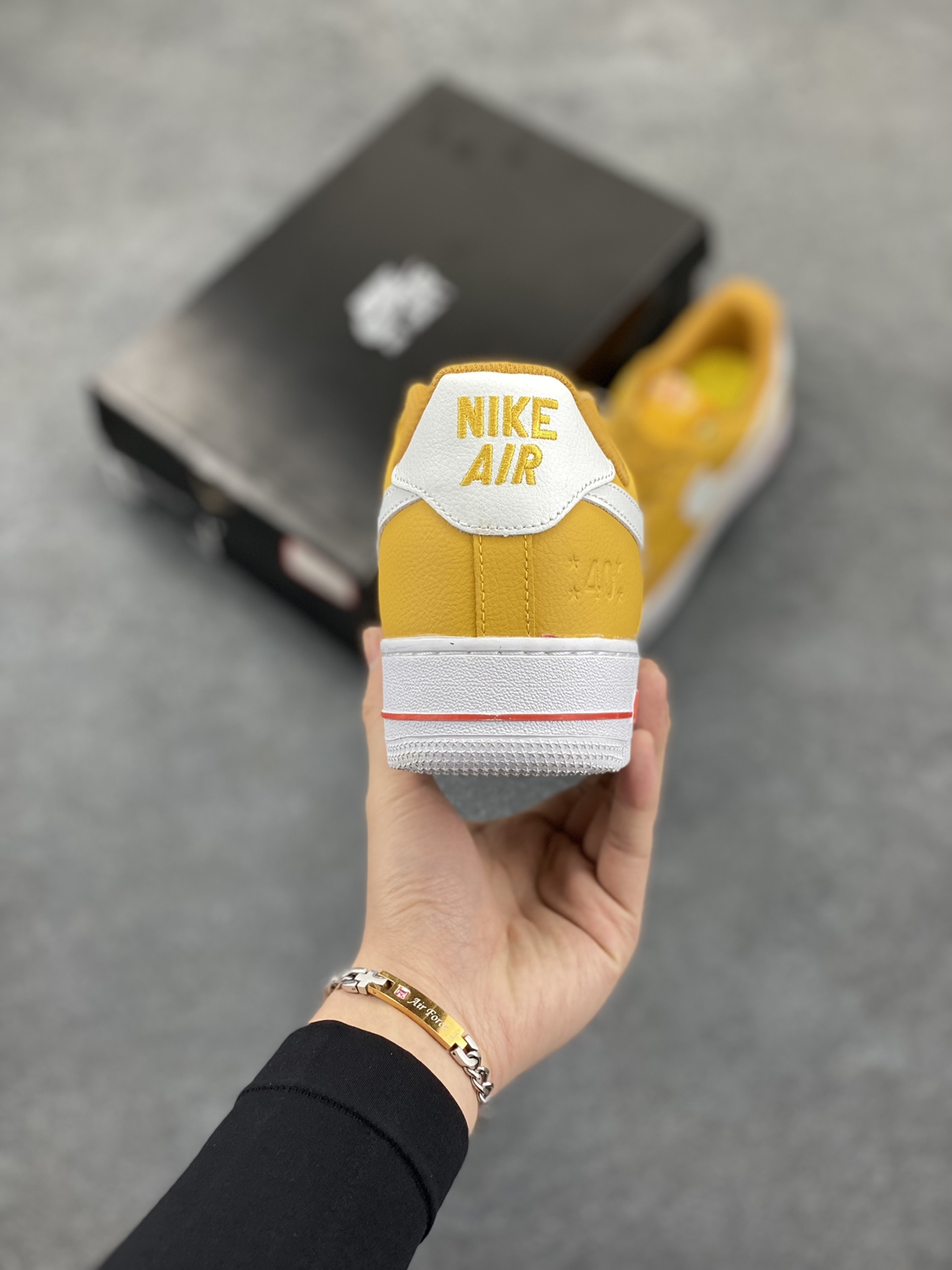 图片[4]-福利特价 无敌性价比🔥 Air Force 1经典潮流休闲板鞋 橙黄40周年 官方同步 原装级别 原楦头原纸板 打造纯正空军版型#专注外贸渠道 全掌内置蜂窝气垫 #原盒配件 原厂中底钢印、拉帮完美 货号：DQ7582-700 尺码：36 36.5 37.5 38 38.5 39 40 40.5 41 42 42.5 43 44 44.5 45-选品中心