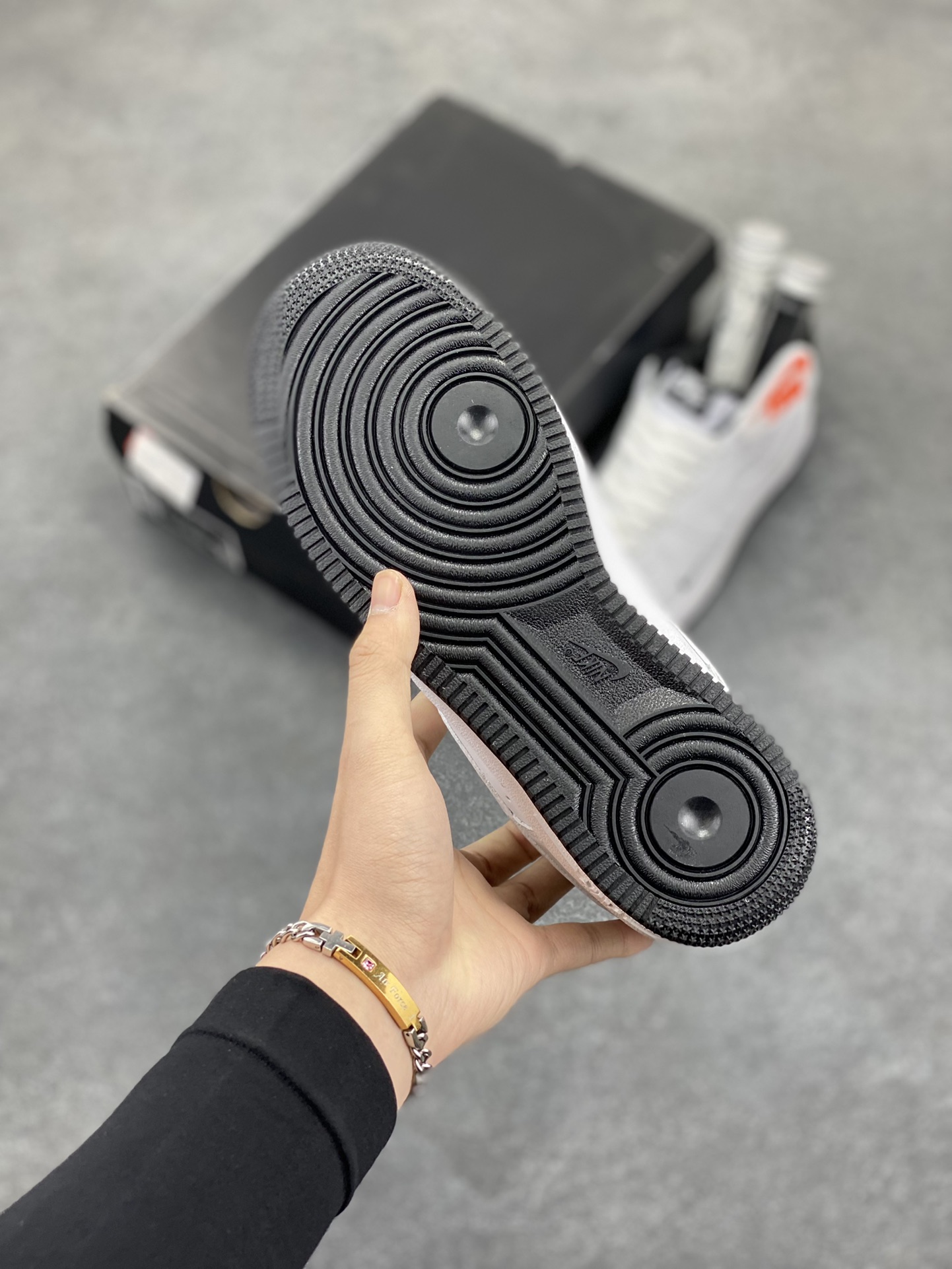 图片[5]-Air Force 1\’ 07 白黑小勾 原楦头原纸板 打造纯正空军版型 专注外贸渠道 全掌内置蜂窝气垫 #原盒配件 原厂中底钢印、拉帮完美 货号：HM9483-101 尺码：35.5 36 36.5 37.5 38 38.5 39 40 40.5 41 42 42.5 43 44 44.5 45-选品中心