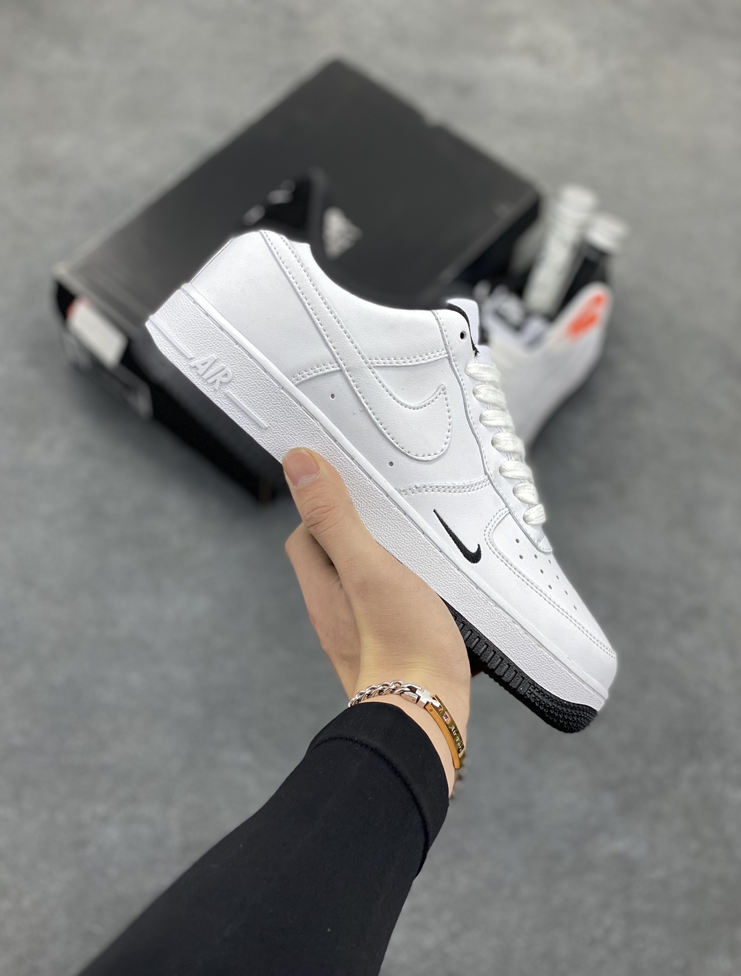 Air Force 1\’ 07 白黑小勾 原楦头原纸板 打造纯正空军版型 专注外贸渠道 全掌内置蜂窝气垫 #原盒配件 原厂中底钢印、拉帮完美 货号:HM9483-101 尺码:35.5 36 36.5 37.5 38 38.5 39 40 40.5 41 42 42.5 43 44 44.5 45-选品中心