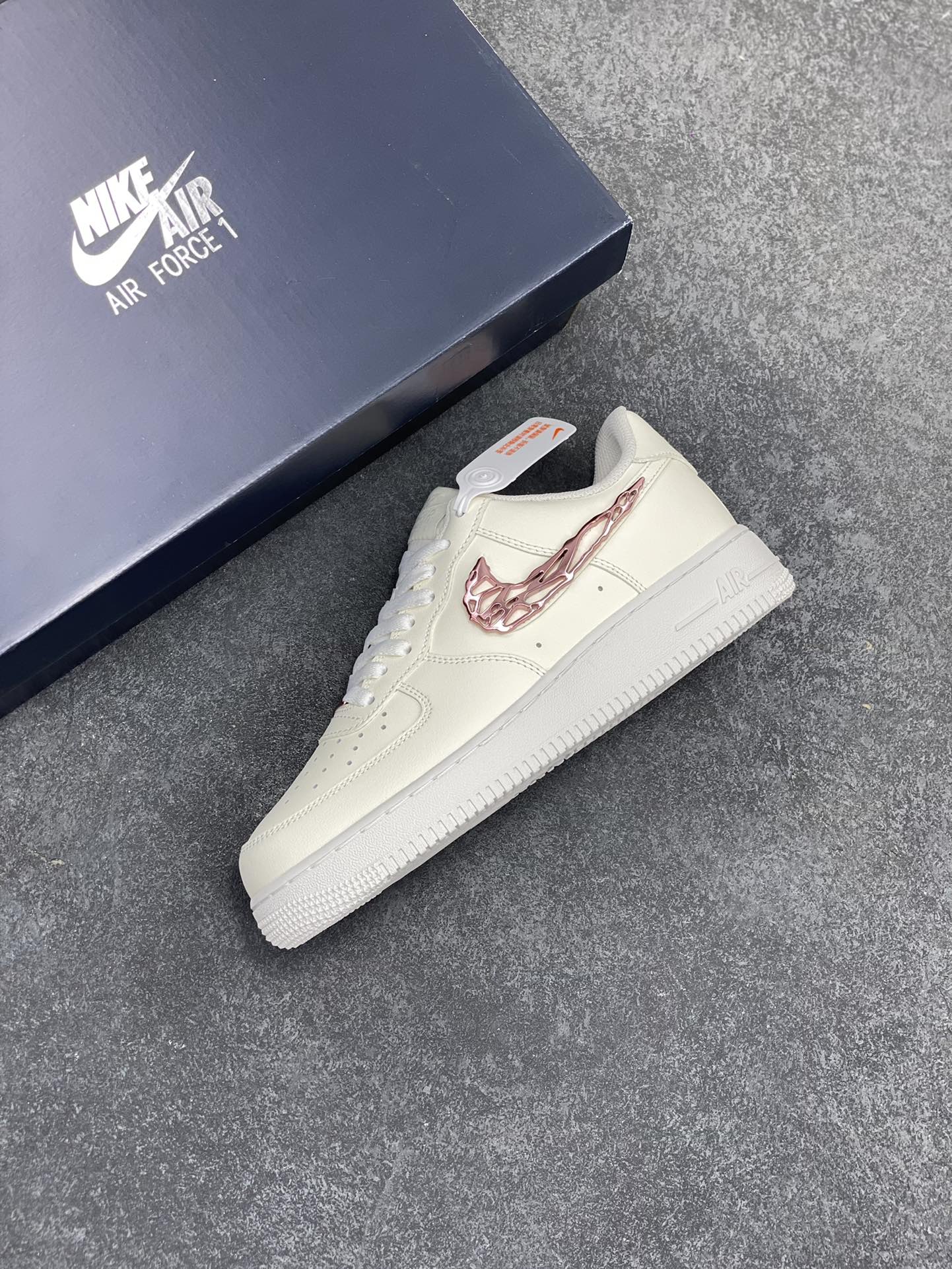图片[7]-Nike Air Force 1 Low 毒液 空军一号低帮运动休闲板鞋 原楦头原纸板 打造纯正空军版型 专注外贸渠道 全掌内置蜂窝气垫 原盒配件 原厂中底钢印、拉帮完美 货号：IF1686-161 尺码：36 36.5 37.5 38 38.5 39 40 40.5 41 42 42.5 43 44 44.5 45-选品中心
