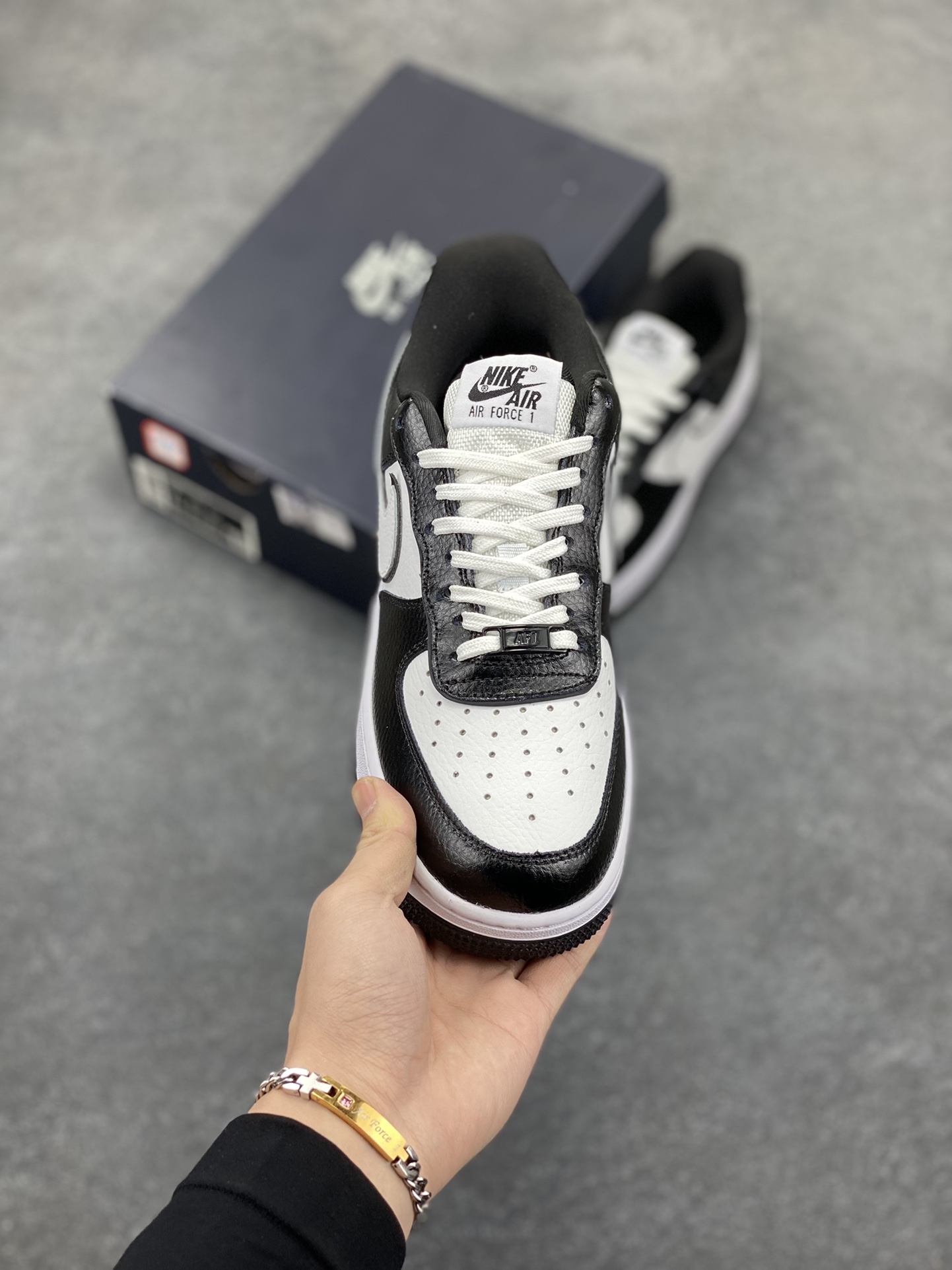 图片[2]-福利特价 Nike Air Force 1 Low 二代熊猫 空军一号低帮运动休闲板鞋 原楦头原纸板 打造纯正空军版型#专注外贸渠道 全掌内置蜂窝气垫 #原盒配件 原厂中底钢印、拉帮完美 货号：DX3115-100 尺码：36 36.5 37.5 38 38.5 39 40 40.5 41 42 42.5 43 44 44.5 45-选品中心