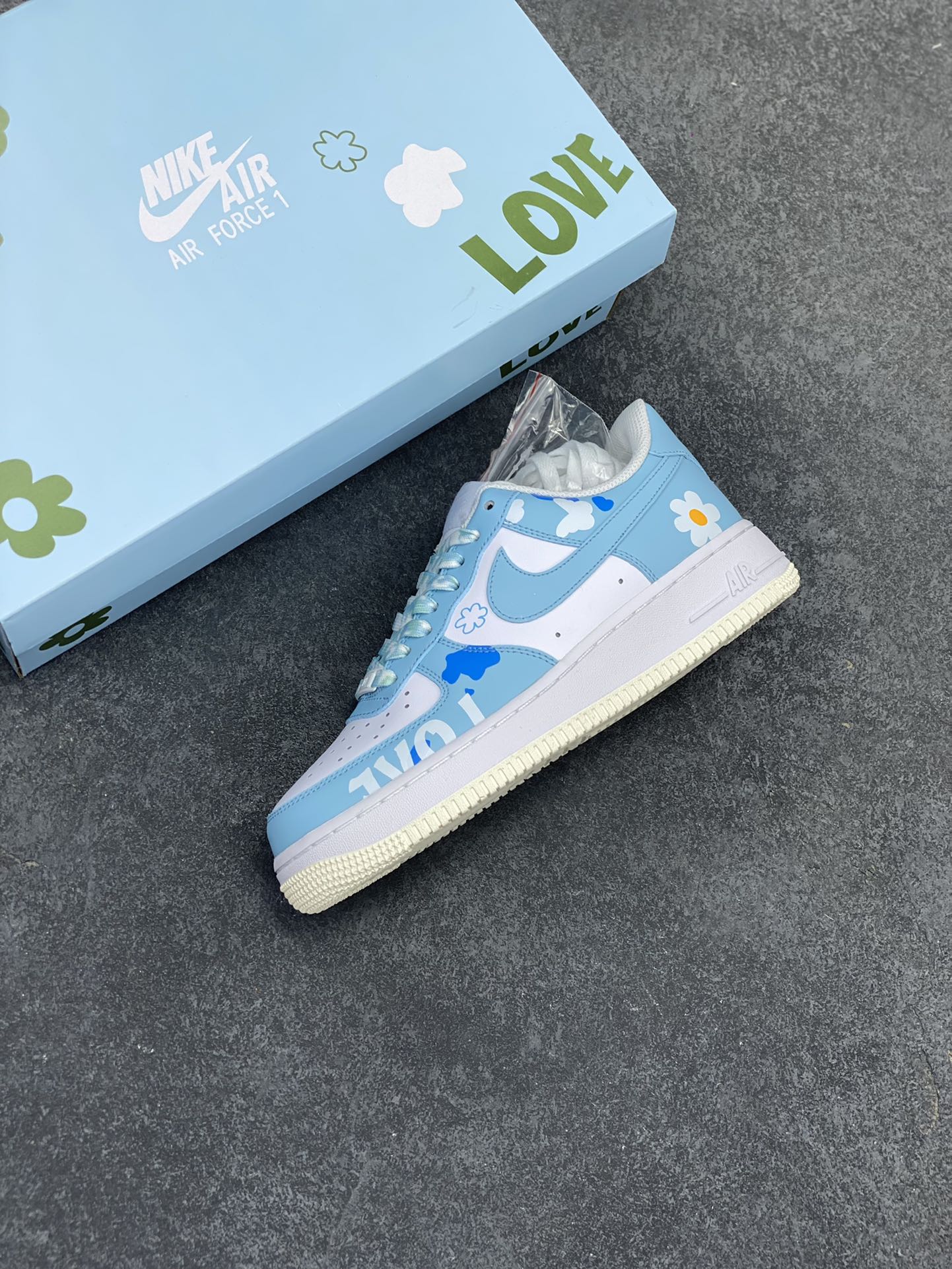 图片[7]-Nike Air Force 1 Low’07 蓝天白云 配色 空军一号低帮休闲板鞋 定制皮料 原厂3D打印 定制鞋盒 原楦原纸板 纯正空军版型 内置全掌气垫 货号：CW2288-661 尺码：36 36.5 37.5 38 38.5 39 40 40.5 41 42 42.5 43 44 44.5 45-选品中心