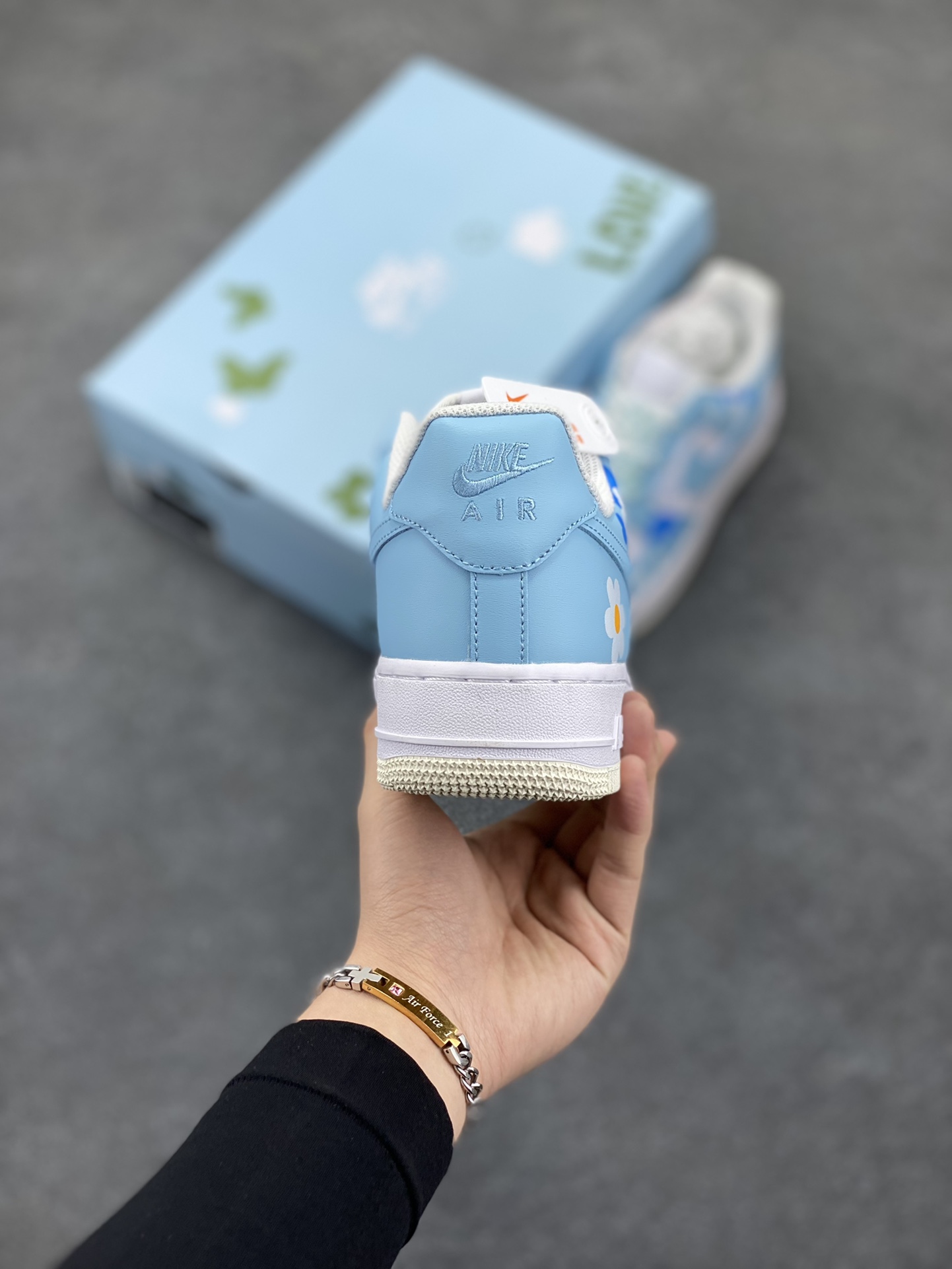 图片[4]-Nike Air Force 1 Low’07 蓝天白云 配色 空军一号低帮休闲板鞋 定制皮料 原厂3D打印 定制鞋盒 原楦原纸板 纯正空军版型 内置全掌气垫 货号：CW2288-661 尺码：36 36.5 37.5 38 38.5 39 40 40.5 41 42 42.5 43 44 44.5 45-选品中心