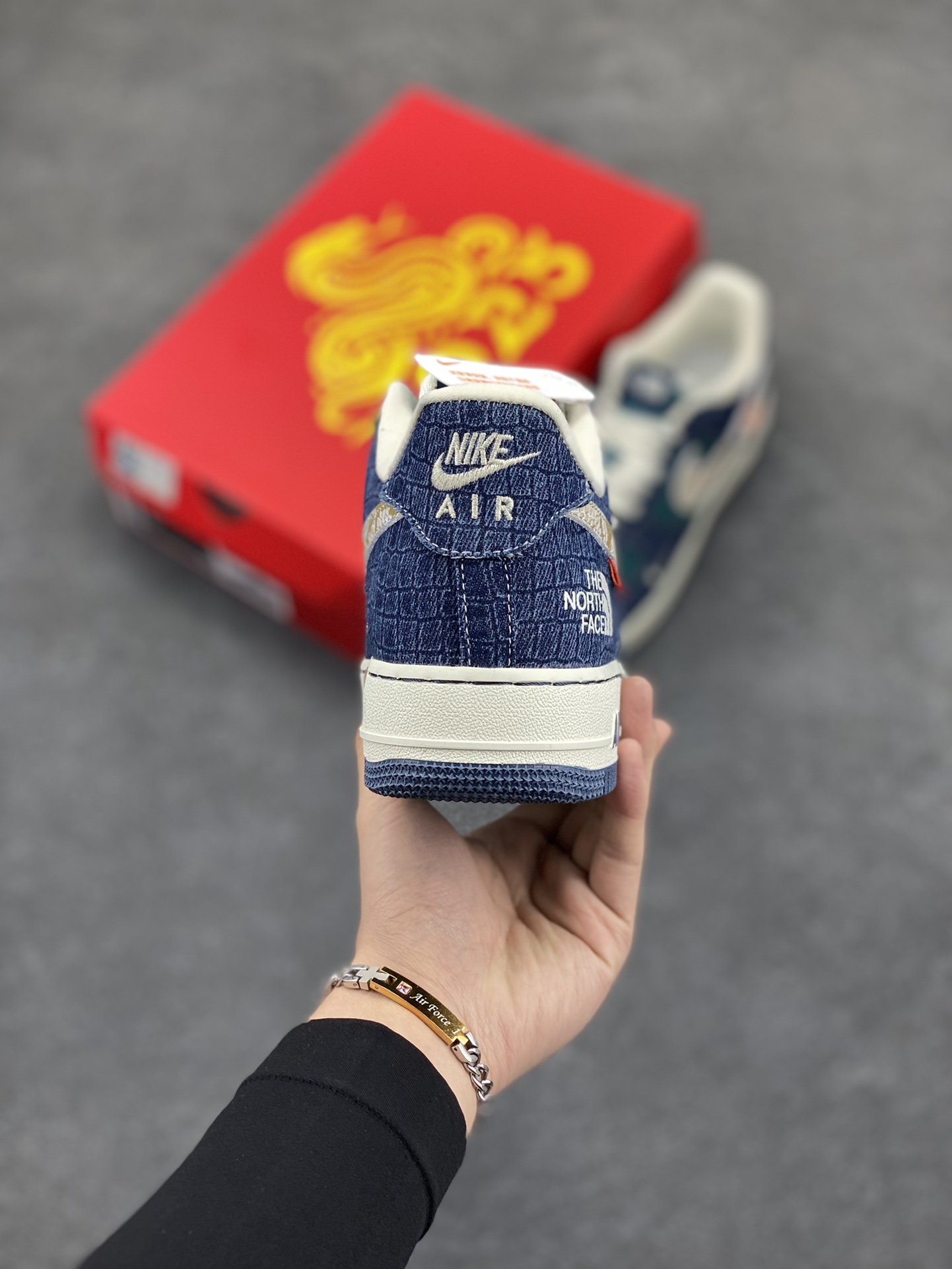 图片[4]-Nk Air Force 1‘07 Low 北面联名 空军一号低帮休闲板鞋  #原楦头原纸板 原装鞋盒 定制五金配件 内置全掌气垫 原厂鞋底 货号：CH6336-526  尺码：36 36.5 37.5 38 38.5 39 40 40.5 41 42 42.5 43 44 44.5 45-选品中心