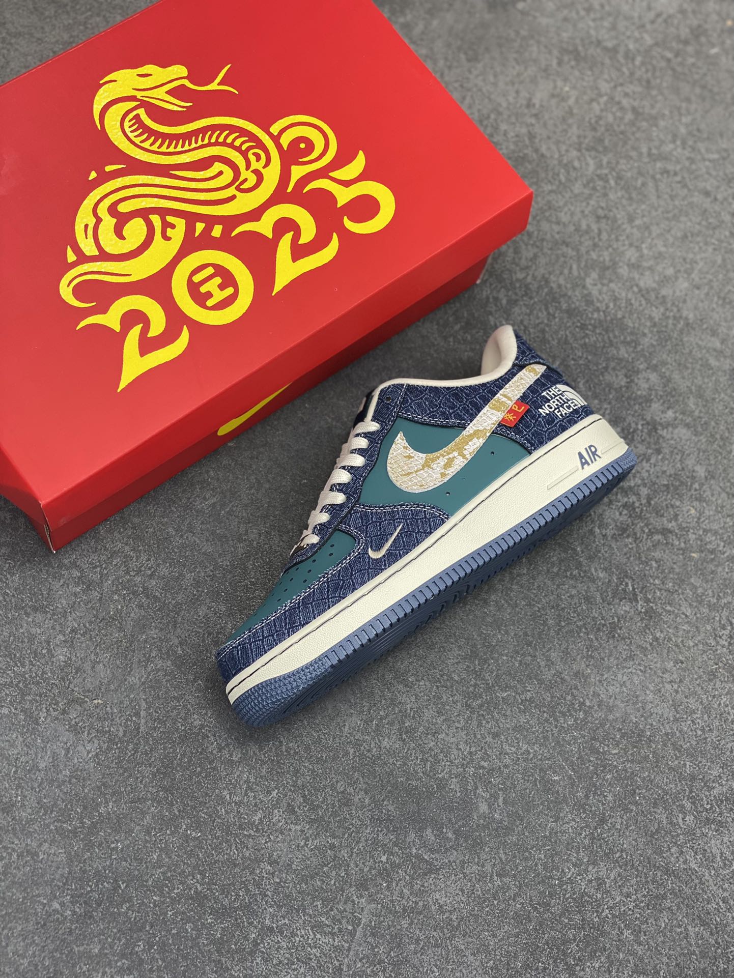 图片[7]-Nk Air Force 1‘07 Low 北面联名 空军一号低帮休闲板鞋  #原楦头原纸板 原装鞋盒 定制五金配件 内置全掌气垫 原厂鞋底 货号：CH6336-526  尺码：36 36.5 37.5 38 38.5 39 40 40.5 41 42 42.5 43 44 44.5 45-选品中心