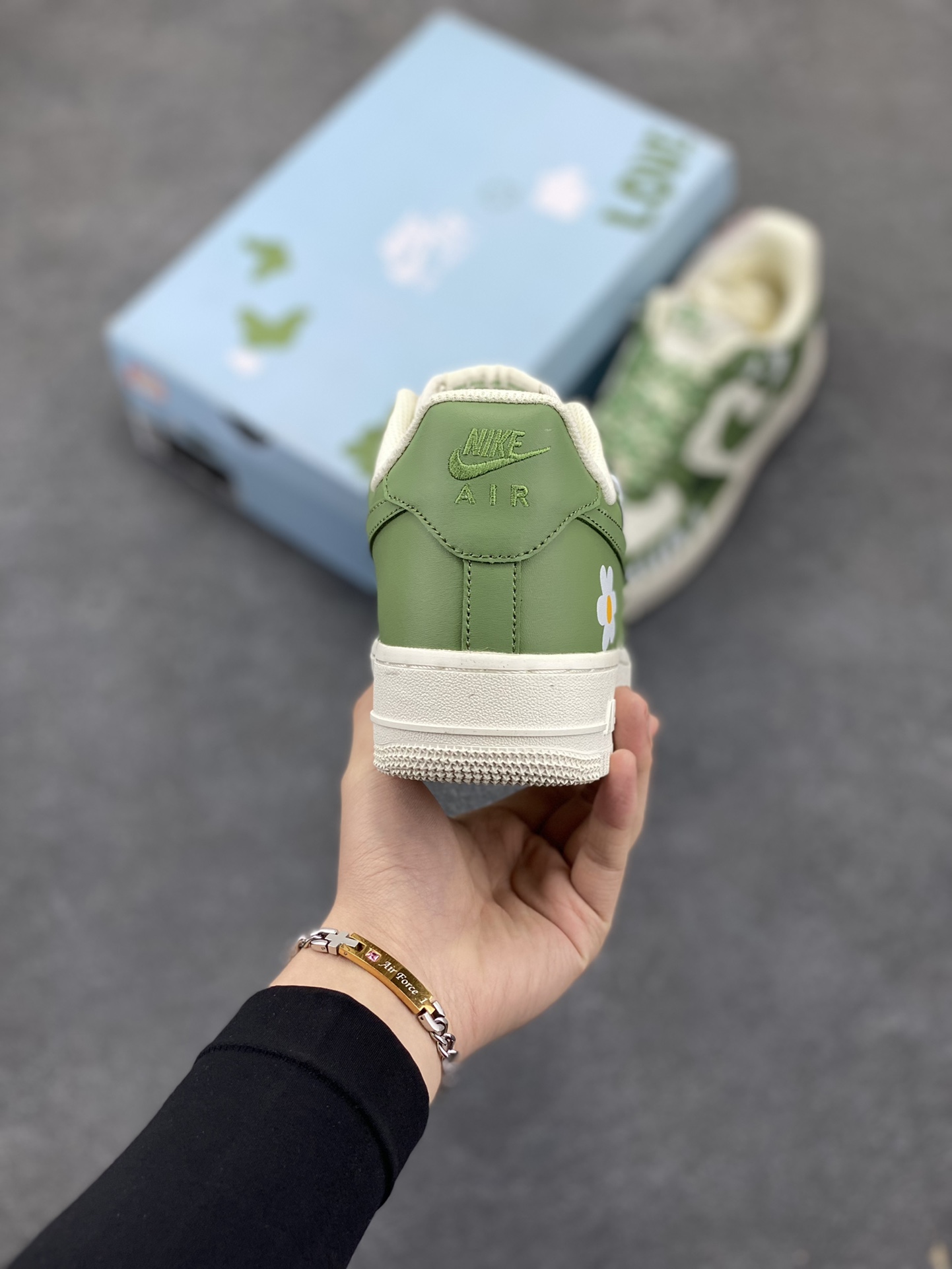 图片[4]-Nike Air Force 1 Low’07 橄榄绿配色 空军一号低帮休闲板鞋 定制皮料 原厂3D打印 定制鞋盒 原楦原纸板 纯正空军版型 内置全掌气垫 货号：CW2288-662 尺码：36 36.5 37.5 38 38.5 39 40 40.5 41 42 42.5 43 44 44.5 45-选品中心