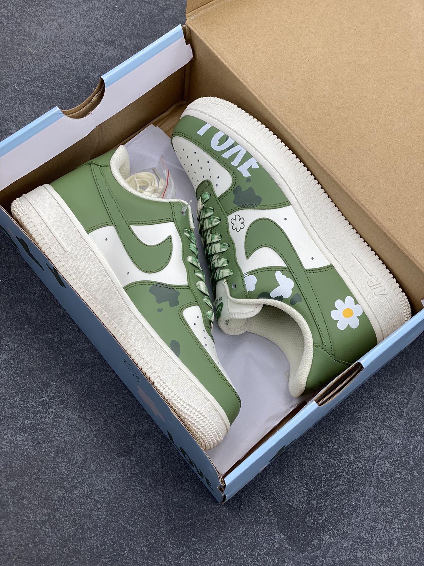 图片[9]-Nike Air Force 1 Low’07 橄榄绿配色 空军一号低帮休闲板鞋 定制皮料 原厂3D打印 定制鞋盒 原楦原纸板 纯正空军版型 内置全掌气垫 货号：CW2288-662 尺码：36 36.5 37.5 38 38.5 39 40 40.5 41 42 42.5 43 44 44.5 45-选品中心