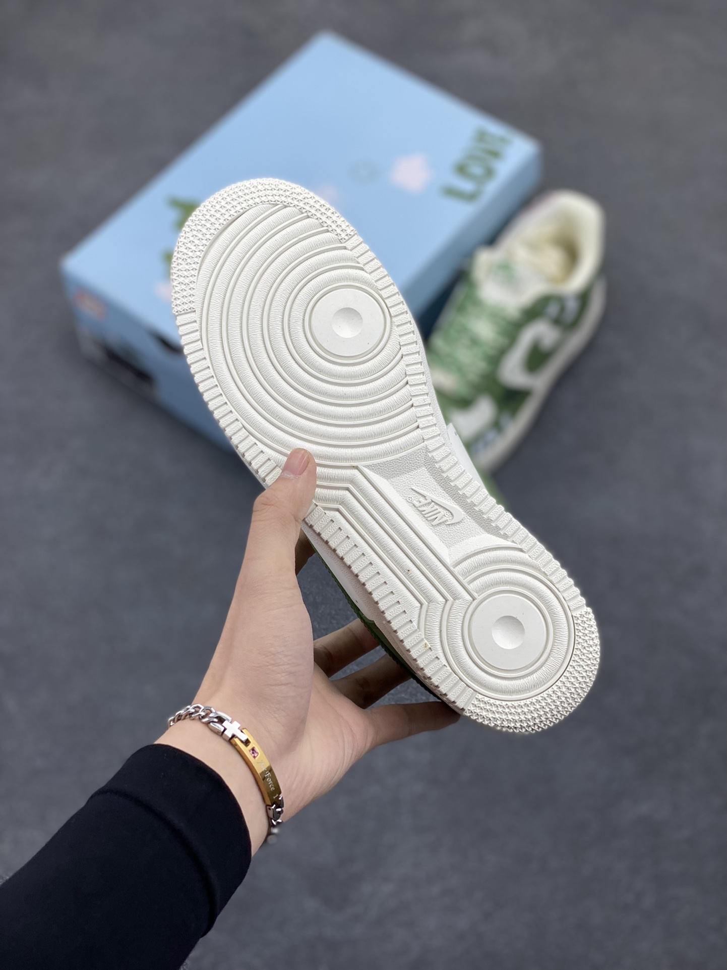 图片[5]-Nike Air Force 1 Low’07 橄榄绿配色 空军一号低帮休闲板鞋 定制皮料 原厂3D打印 定制鞋盒 原楦原纸板 纯正空军版型 内置全掌气垫 货号：CW2288-662 尺码：36 36.5 37.5 38 38.5 39 40 40.5 41 42 42.5 43 44 44.5 45-选品中心