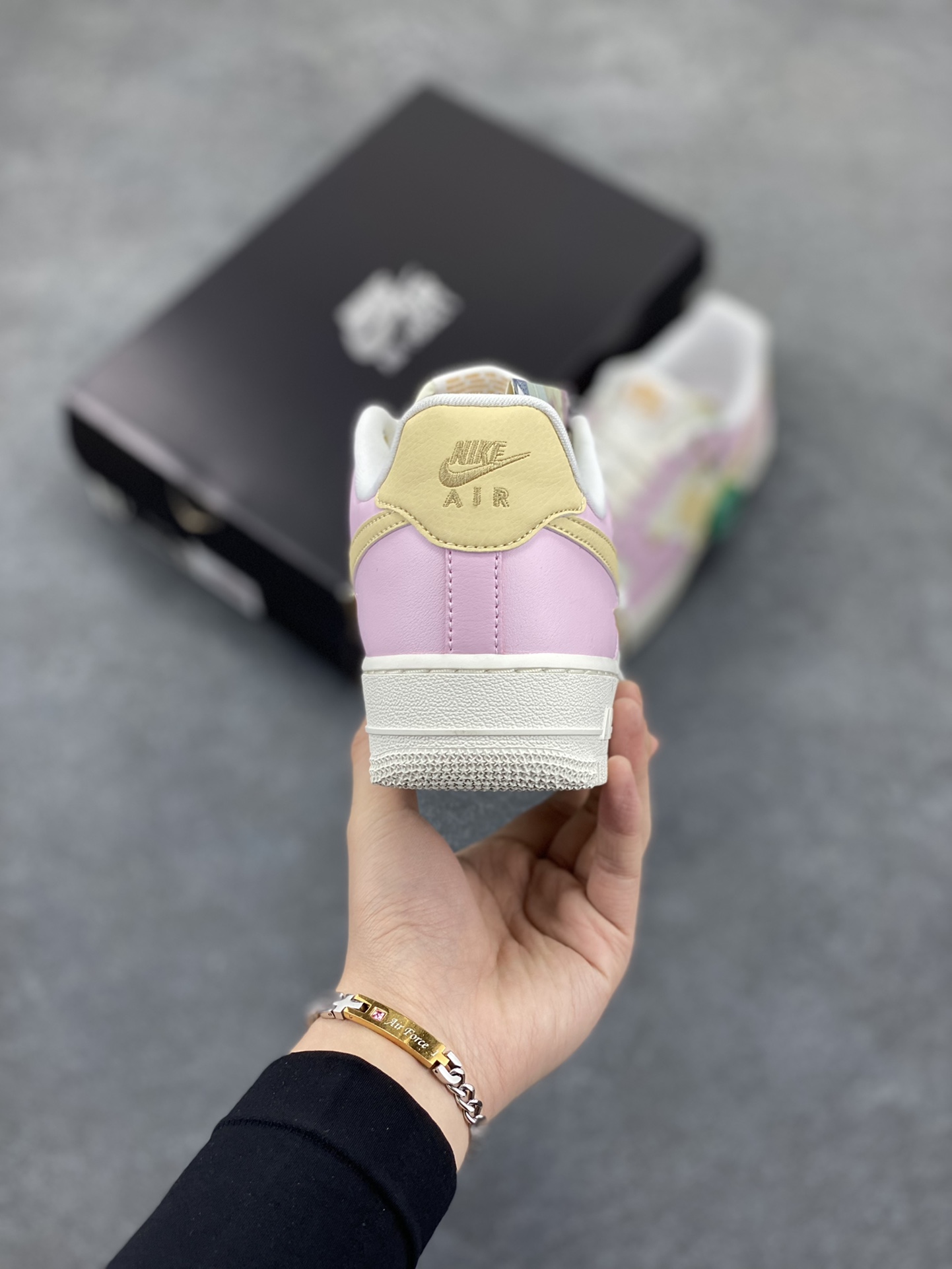 图片[4]-HY版本💯 Air Force 1\’ 07 粉金 原楦头原纸板 打造纯正空军版型 专注外贸渠道 全掌内置蜂窝气垫 #原盒配件 原厂中底钢印、拉帮完美 货号：IB2574-600 尺码：35.5 36 36.5 37.5 38 38.5 39 40-选品中心