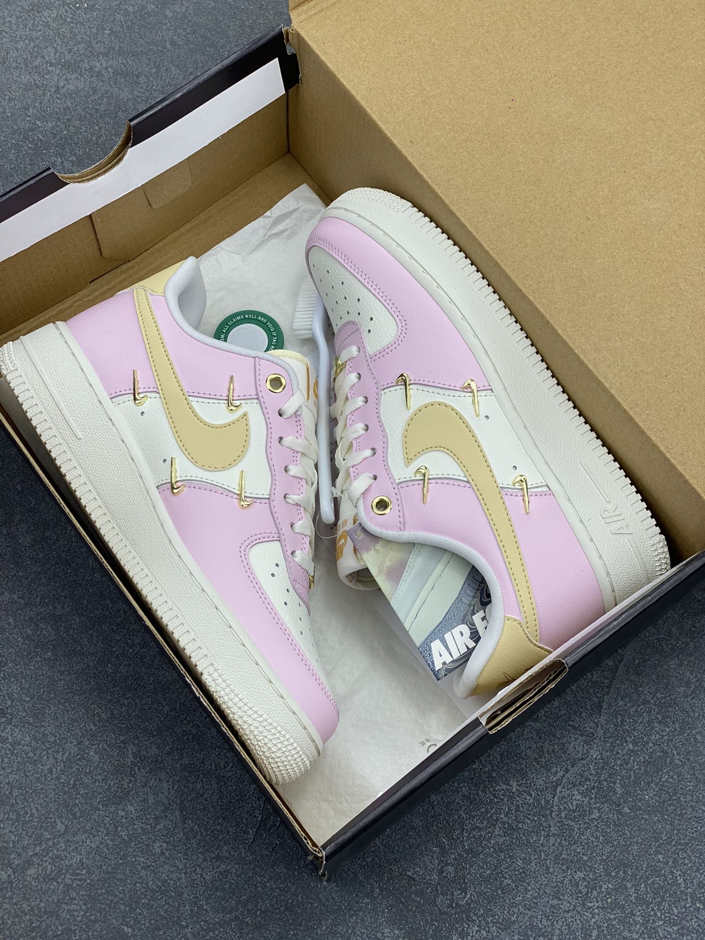 图片[9]-HY版本💯 Air Force 1\’ 07 粉金 原楦头原纸板 打造纯正空军版型 专注外贸渠道 全掌内置蜂窝气垫 #原盒配件 原厂中底钢印、拉帮完美 货号：IB2574-600 尺码：35.5 36 36.5 37.5 38 38.5 39 40-选品中心