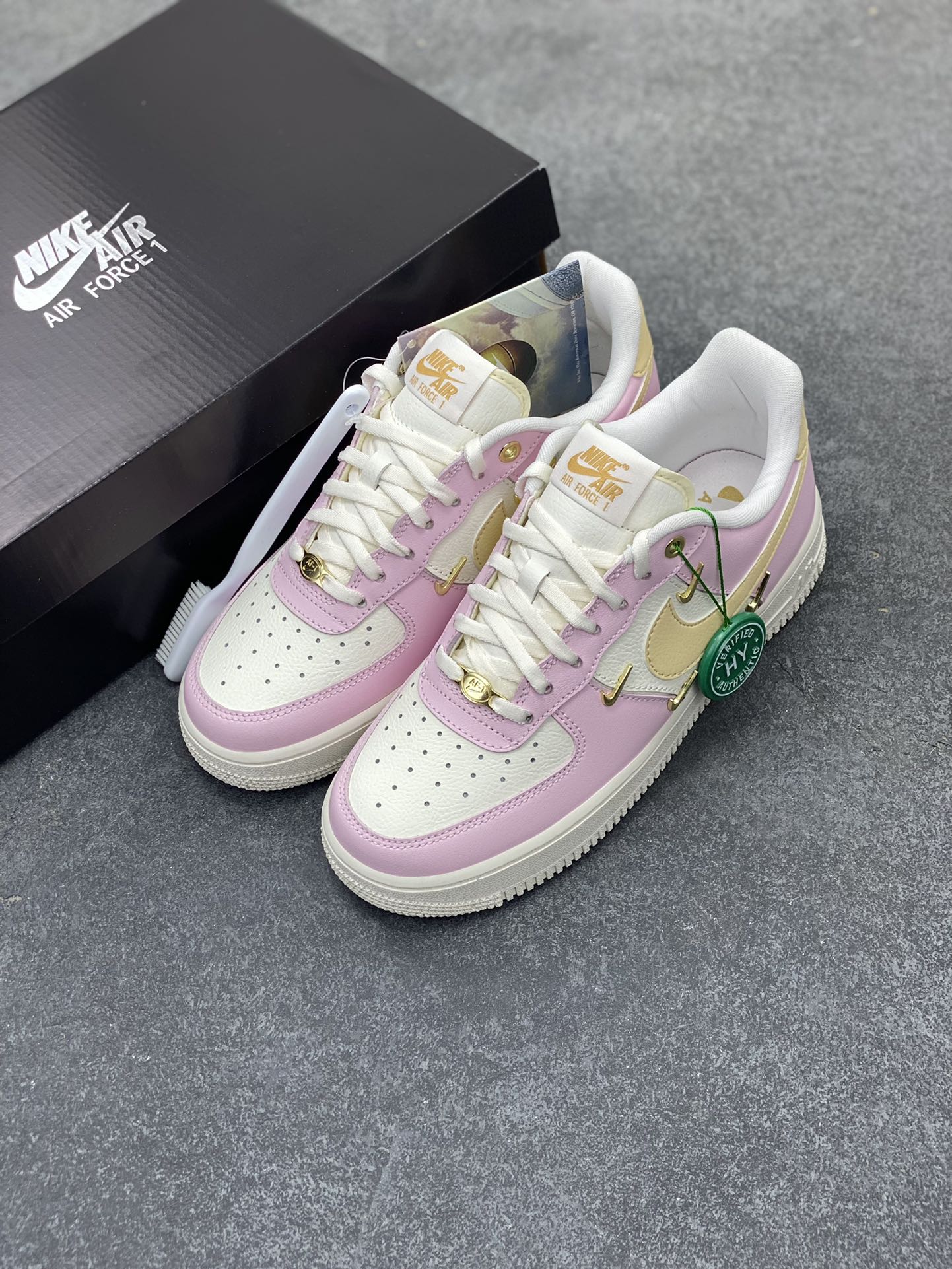图片[8]-HY版本💯 Air Force 1\’ 07 粉金 原楦头原纸板 打造纯正空军版型 专注外贸渠道 全掌内置蜂窝气垫 #原盒配件 原厂中底钢印、拉帮完美 货号：IB2574-600 尺码：35.5 36 36.5 37.5 38 38.5 39 40-选品中心