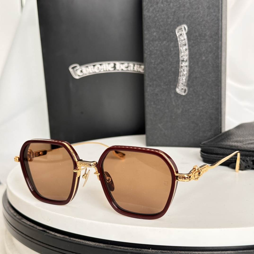 ‼️Zeiss lenses
CHROME HEART
顶级板材手工打磨抛光而成 
立体配饰logo彰显