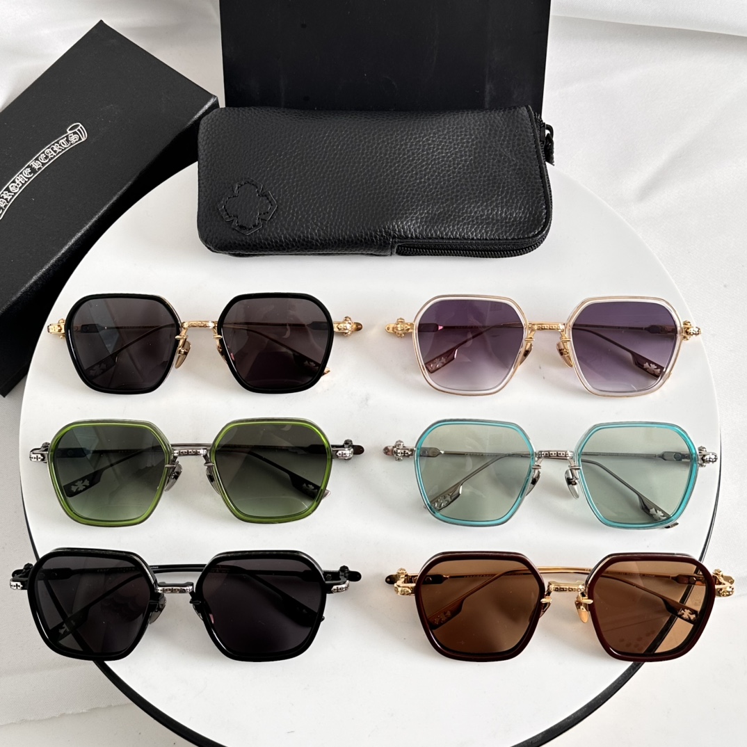 ‼️Zeiss lenses
CHROME HEART
顶级板材手工打磨抛光而成 
立体配饰logo彰显