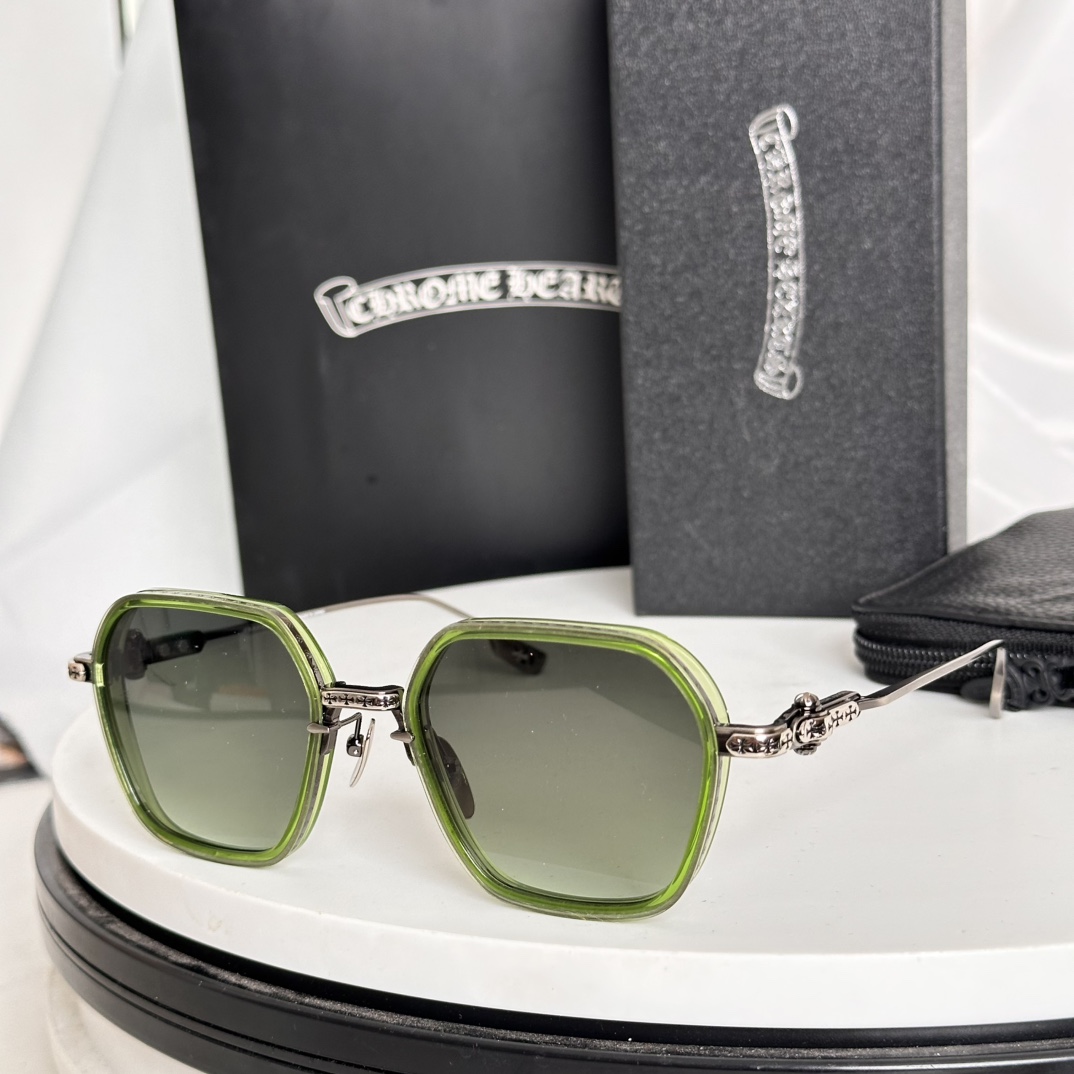 ‼️Zeiss lenses
CHROME HEART
顶级板材手工打磨抛光而成 
立体配饰logo彰显