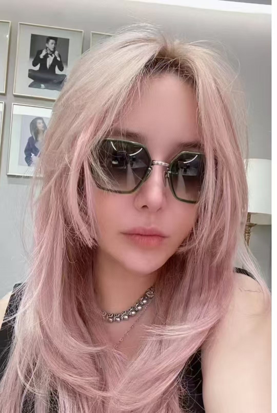  Zeiss lenses
CHROME HEART
顶级板材手工打磨抛光而成 
立体配饰logo彰显品
